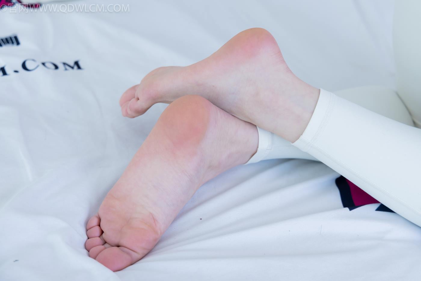 图片[143]-物恋传媒 NO.2276 闪闪-板鞋、白船袜、蓝船袜、裸足[142P] – 速更版-美库