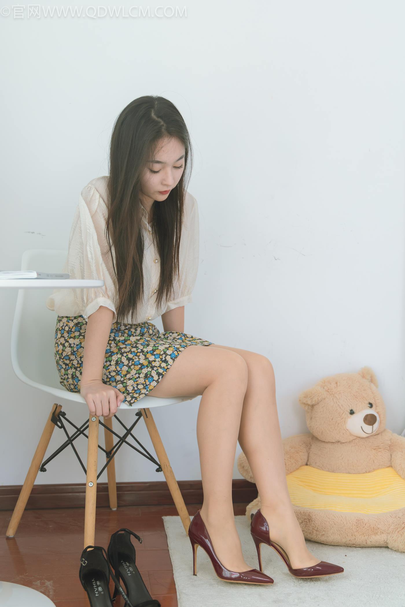 图片[17]-物恋传媒 NO.2277 美兔-三双高跟鞋、薄肉丝、裸足[140P] – 速更版-美库