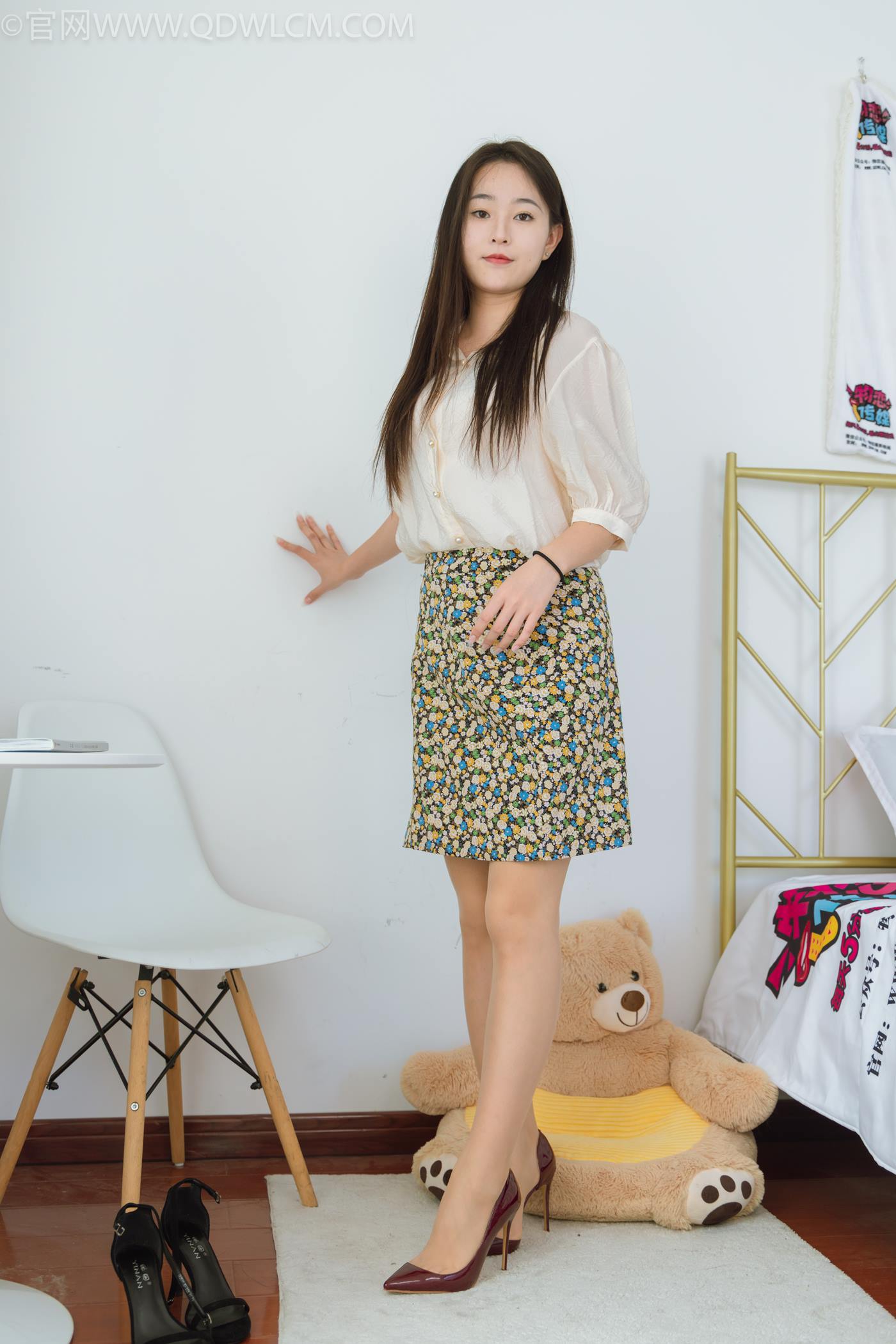 图片[27]-物恋传媒 NO.2277 美兔-三双高跟鞋、薄肉丝、裸足[140P] – 速更版-美库