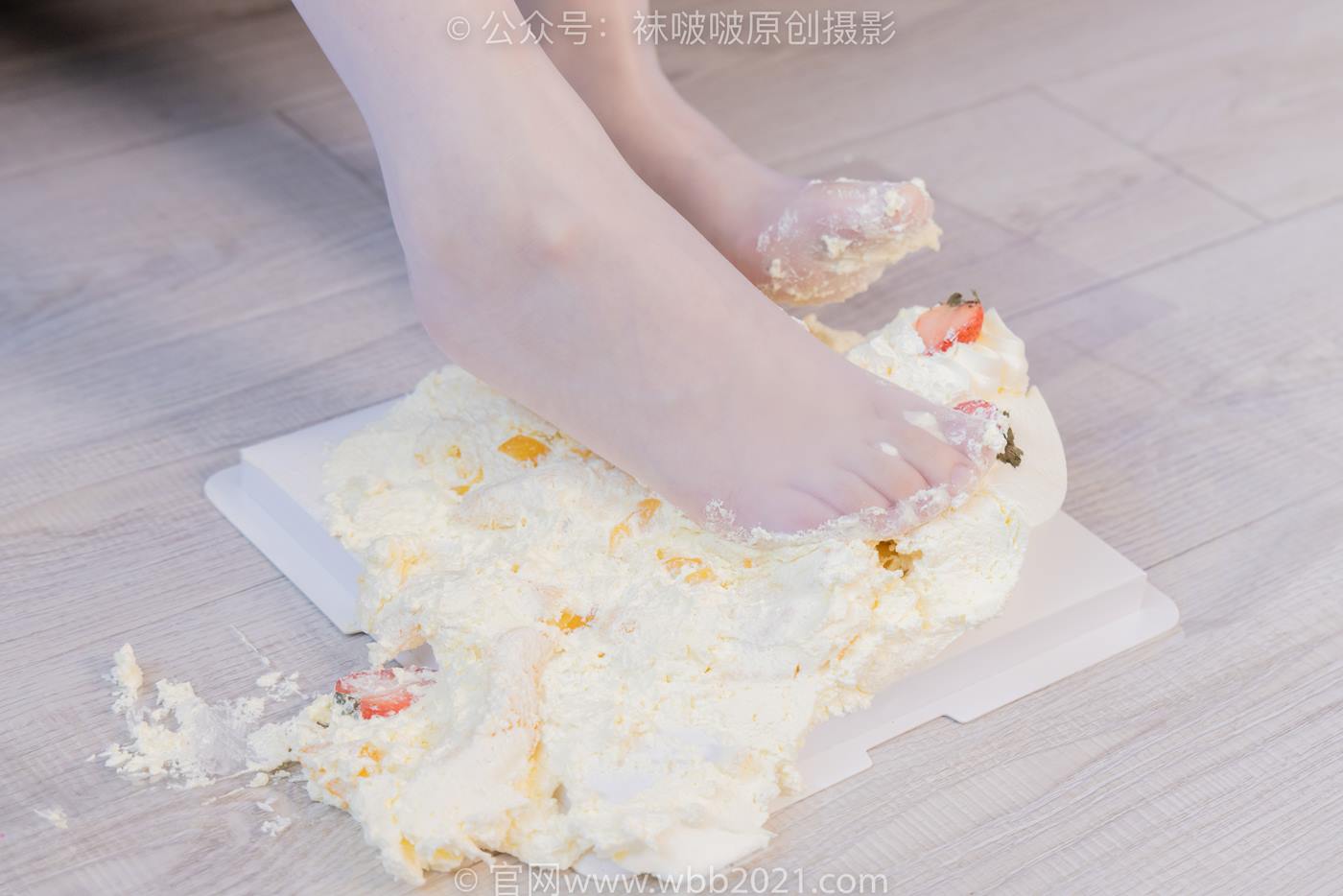 图片[116]-[BoBoSocks袜啵啵]NO.512 甜甜圈-高跟鞋、油亮薄白丝、袜踩奶油蛋糕剧情[143P] – 速更版-美库