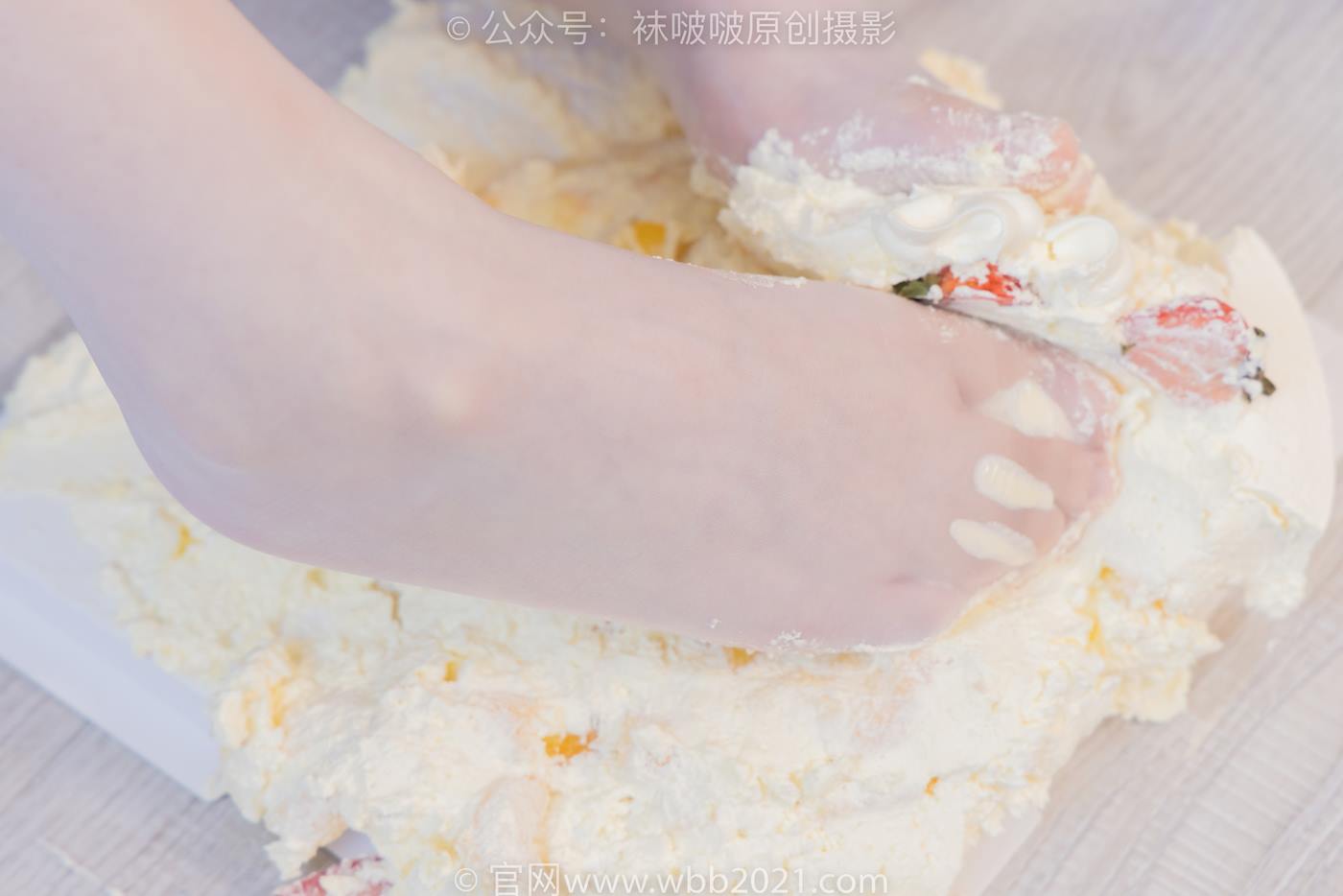 图片[122]-[BoBoSocks袜啵啵]NO.512 甜甜圈-高跟鞋、油亮薄白丝、袜踩奶油蛋糕剧情[143P] – 速更版-美库