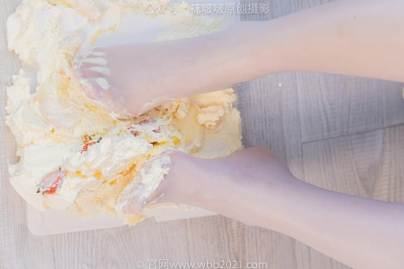 图片[123]-[BoBoSocks袜啵啵]NO.512 甜甜圈-高跟鞋、油亮薄白丝、袜踩奶油蛋糕剧情[143P] – 速更版-美库