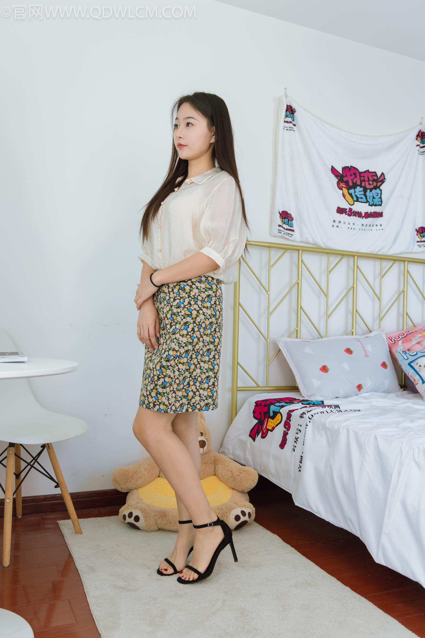 图片[75]-物恋传媒 NO.2277 美兔-三双高跟鞋、薄肉丝、裸足[140P] – 速更版-美库