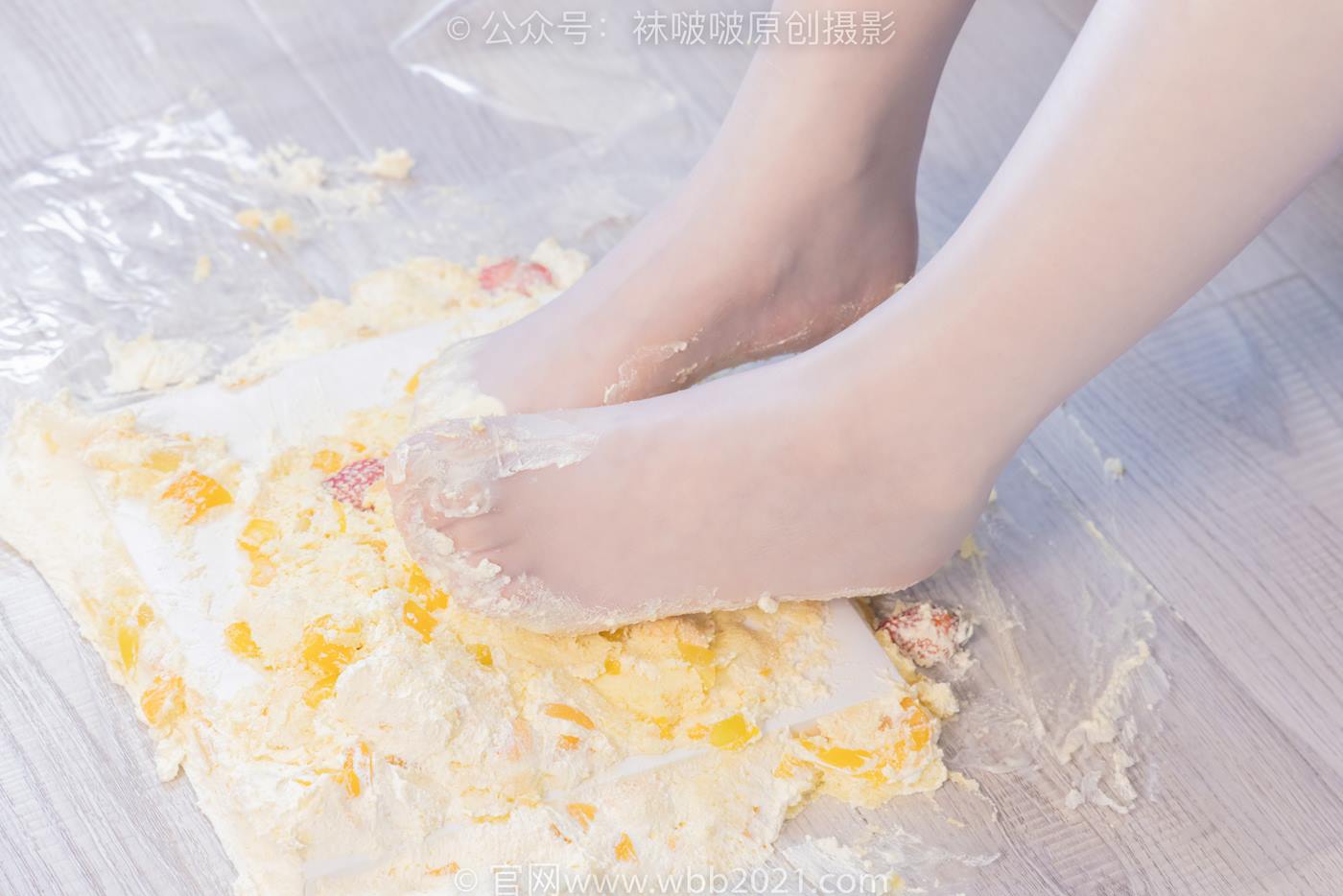 图片[131]-[BoBoSocks袜啵啵]NO.512 甜甜圈-高跟鞋、油亮薄白丝、袜踩奶油蛋糕剧情[143P] – 速更版-美库