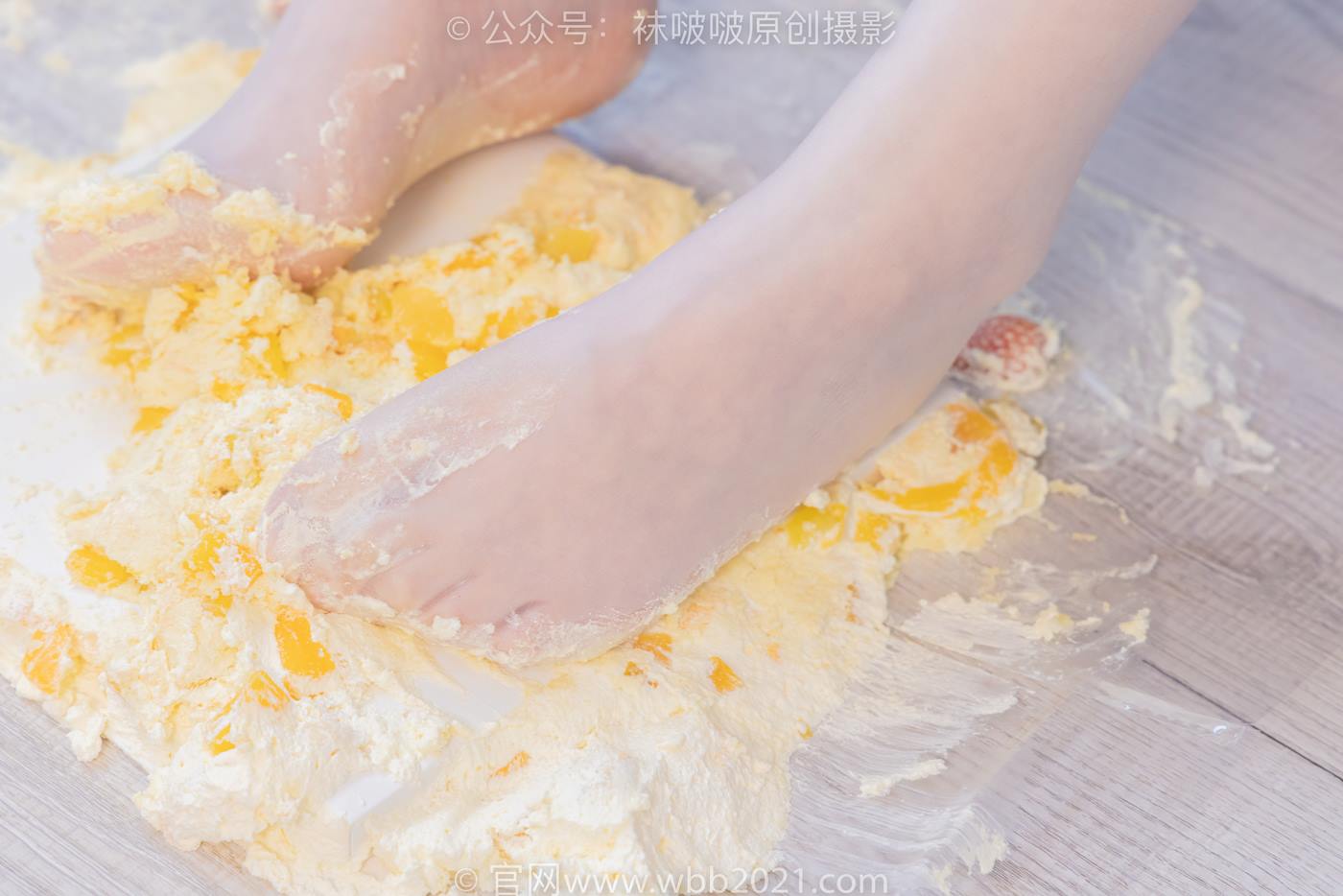 图片[135]-[BoBoSocks袜啵啵]NO.512 甜甜圈-高跟鞋、油亮薄白丝、袜踩奶油蛋糕剧情[143P] – 速更版-美库