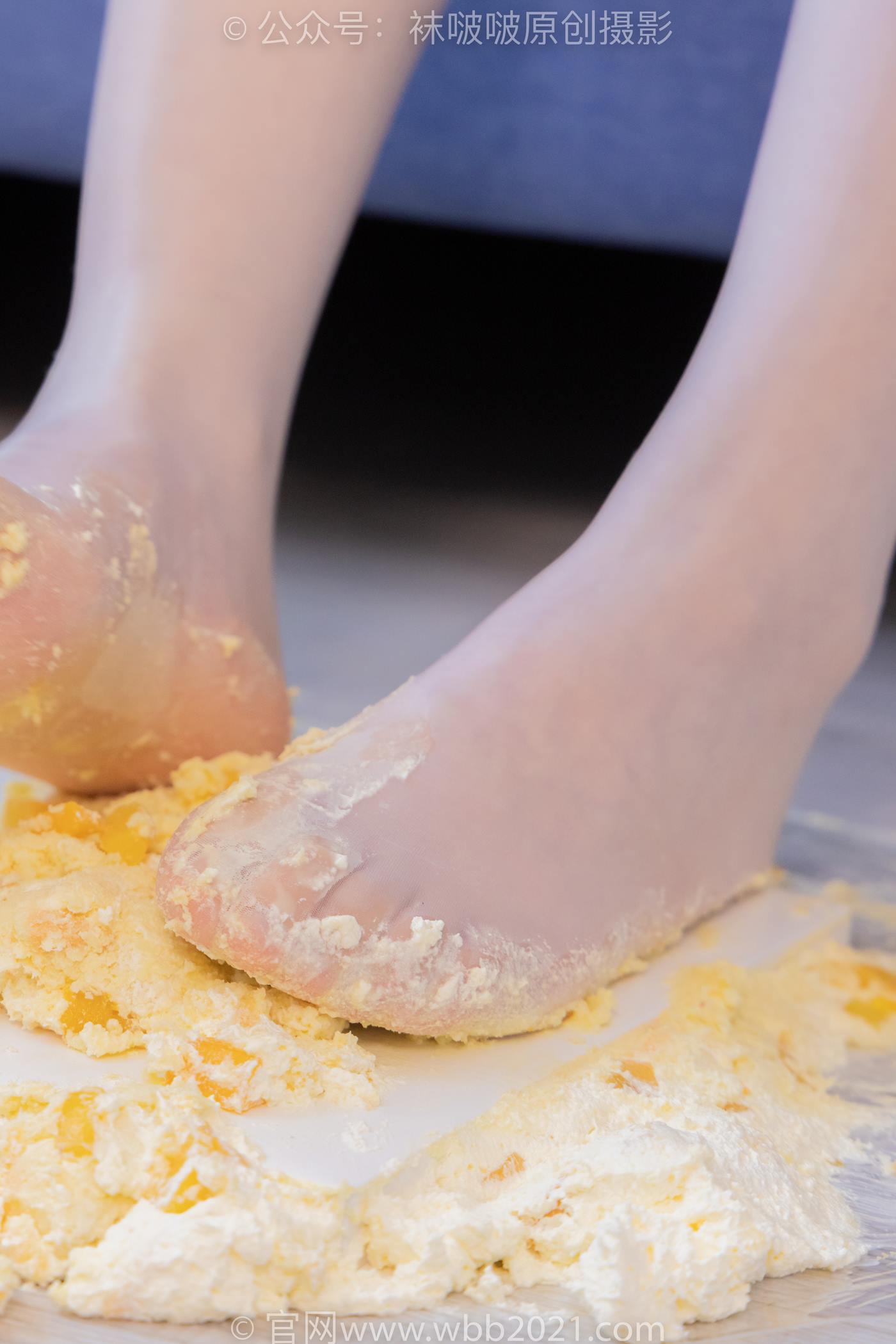 图片[138]-[BoBoSocks袜啵啵]NO.512 甜甜圈-高跟鞋、油亮薄白丝、袜踩奶油蛋糕剧情[143P] – 速更版-美库