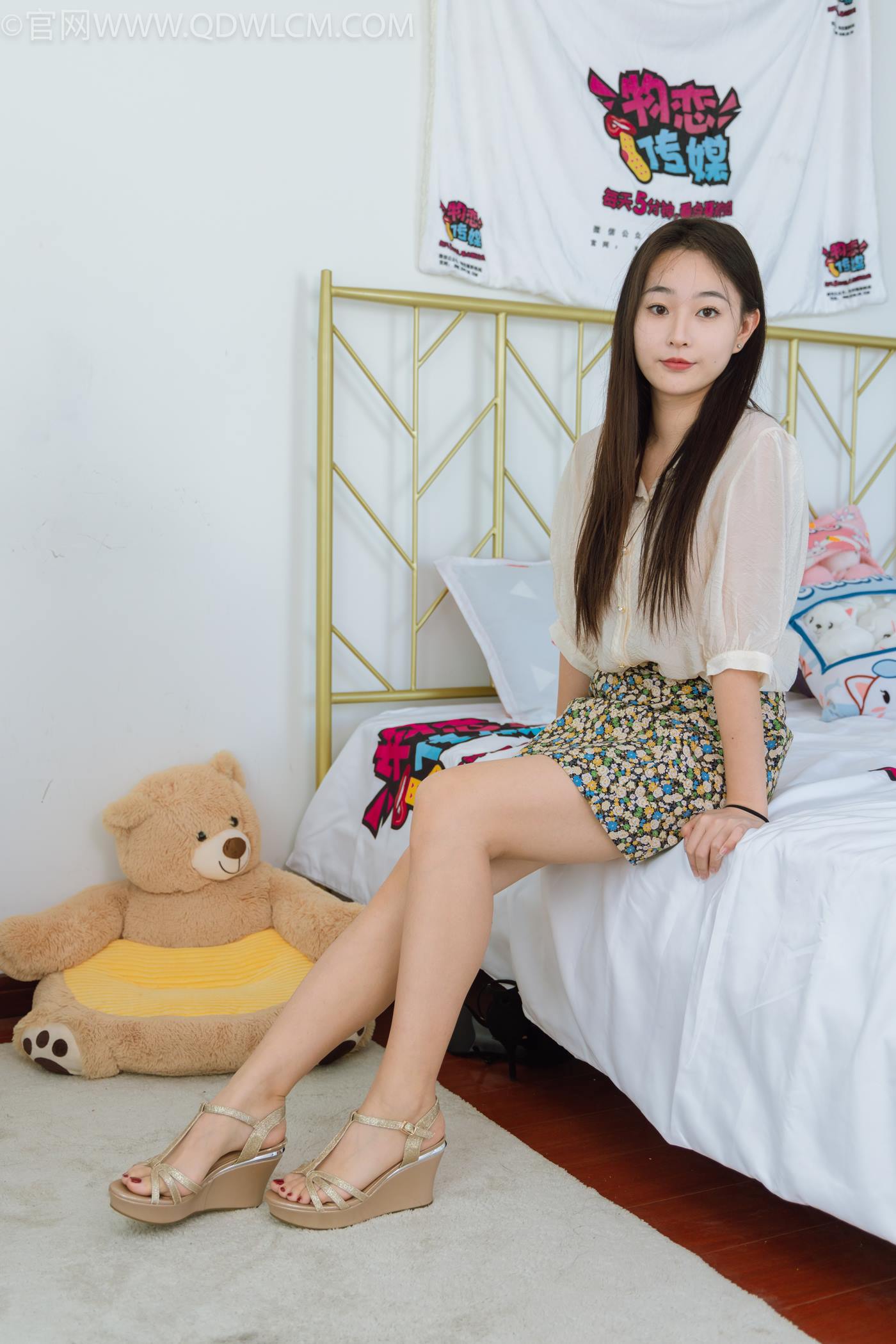 图片[89]-物恋传媒 NO.2277 美兔-三双高跟鞋、薄肉丝、裸足[140P] – 速更版-美库