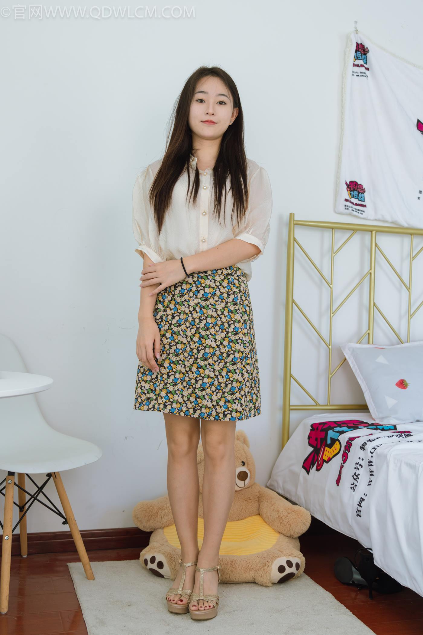 图片[97]-物恋传媒 NO.2277 美兔-三双高跟鞋、薄肉丝、裸足[140P] – 速更版-美库