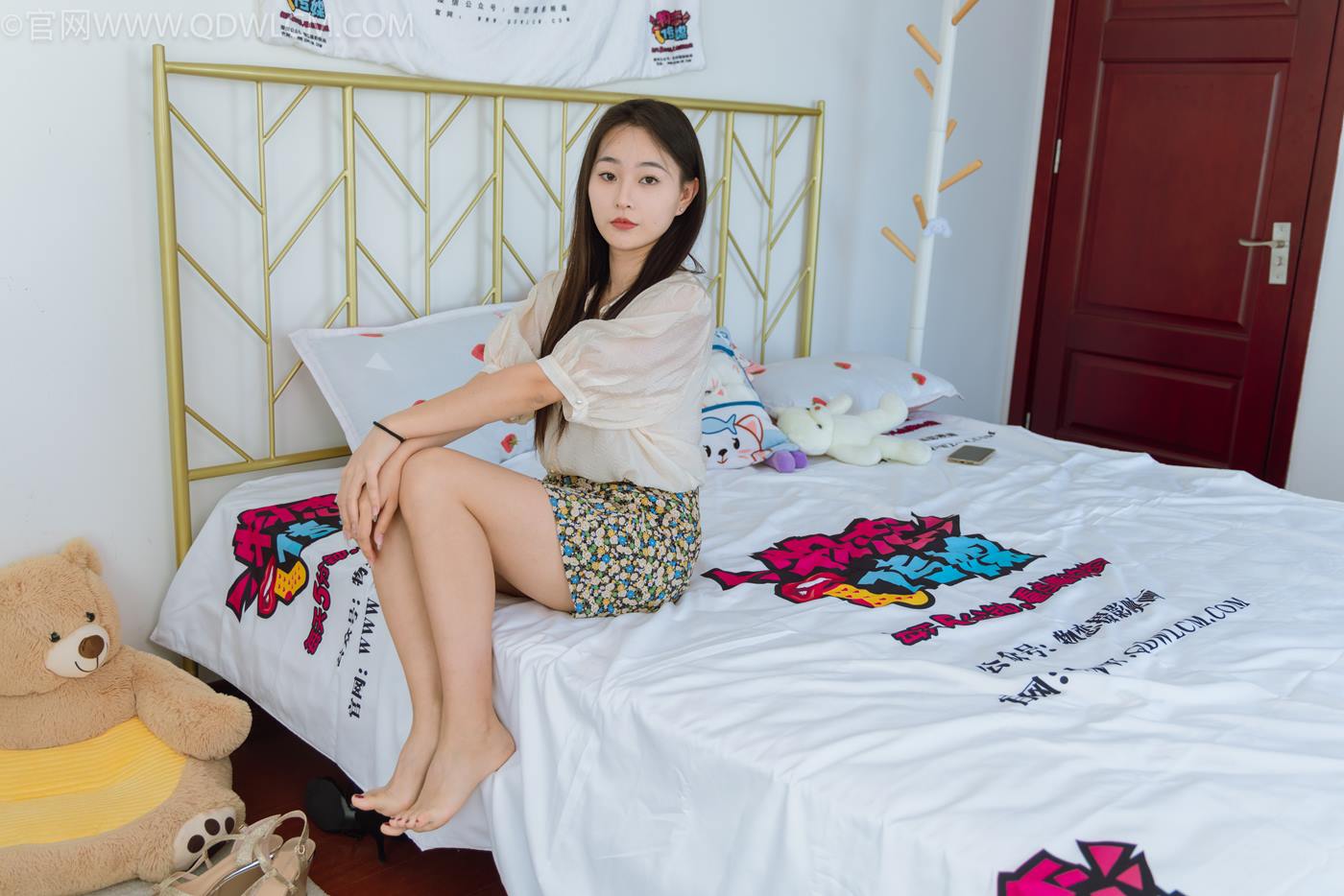 图片[103]-物恋传媒 NO.2277 美兔-三双高跟鞋、薄肉丝、裸足[140P] – 速更版-美库