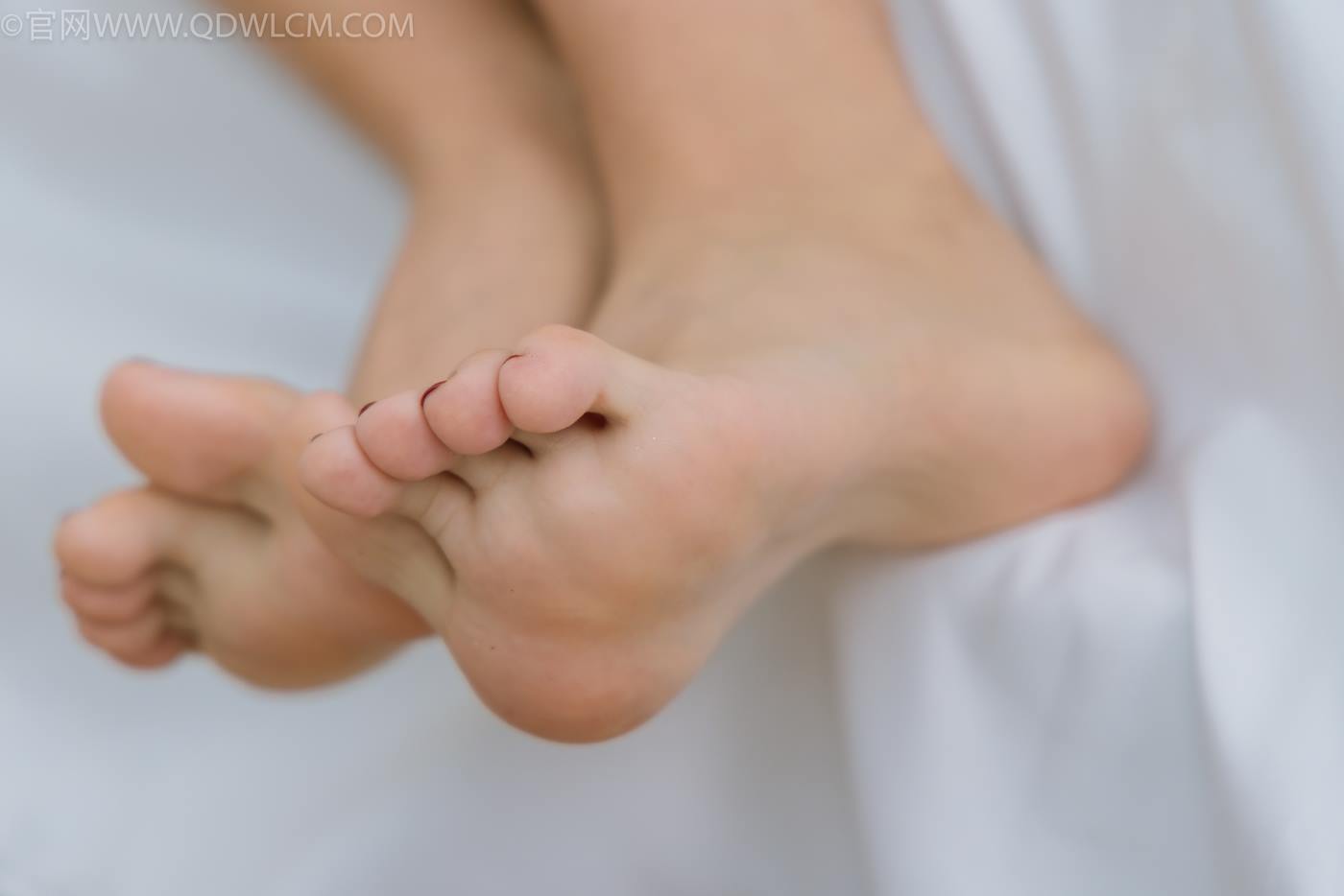 图片[111]-物恋传媒 NO.2277 美兔-三双高跟鞋、薄肉丝、裸足[140P] – 速更版-美库