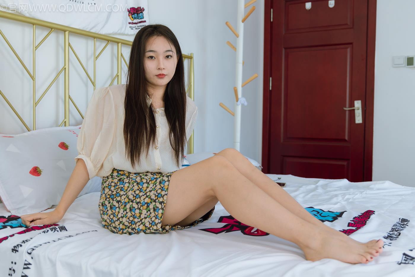 图片[113]-物恋传媒 NO.2277 美兔-三双高跟鞋、薄肉丝、裸足[140P] – 速更版-美库