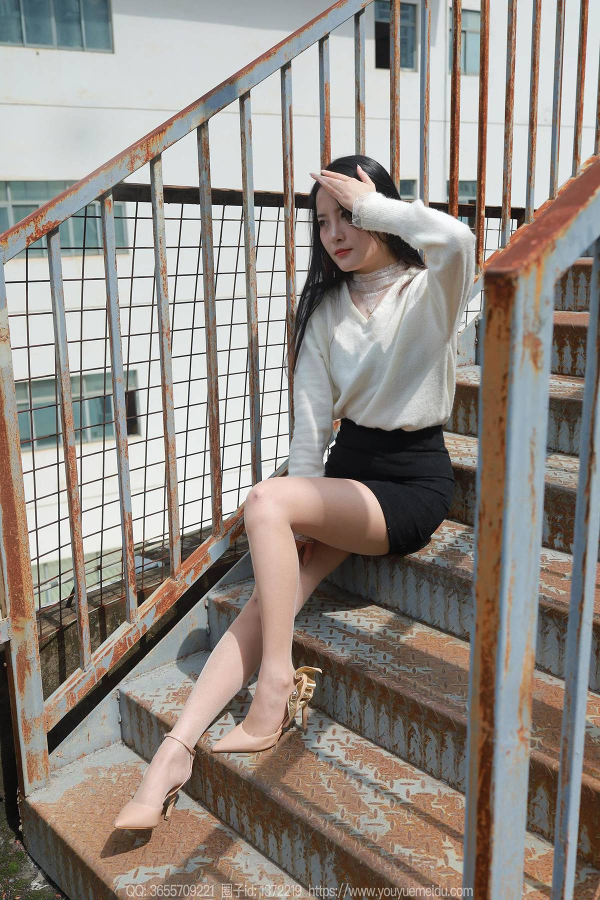 图片[16]-[IESS异思趣向] 2025.03.03 丝享家1991：婉萍《酒杯美腿》[89P] – 速更版-美库