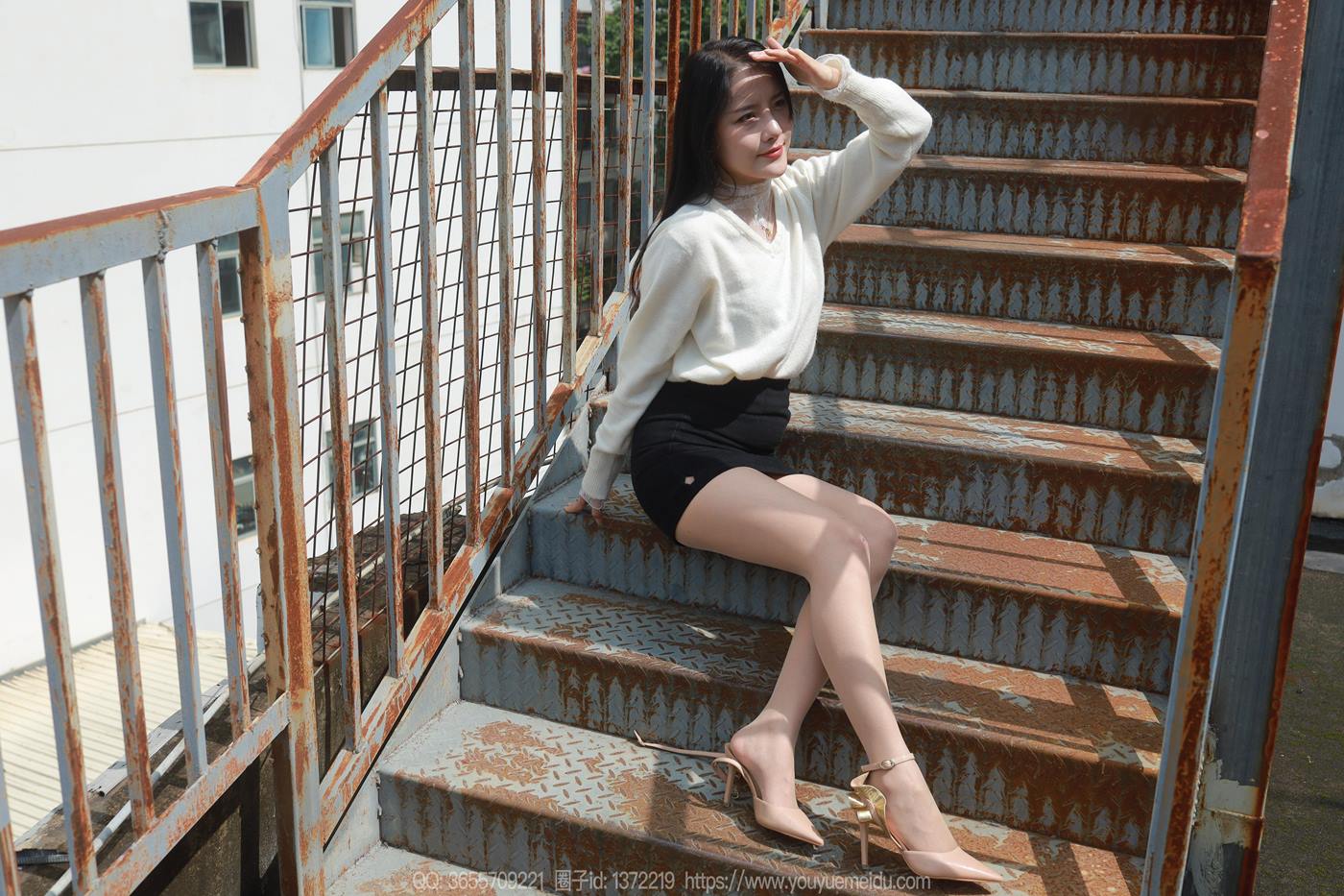 图片[19]-[IESS异思趣向] 2025.03.03 丝享家1991：婉萍《酒杯美腿》[89P] – 速更版-美库