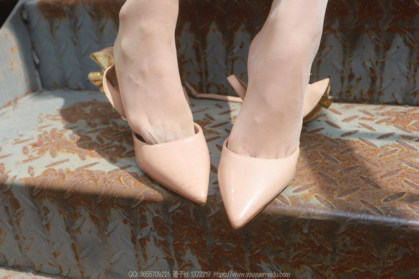 图片[27]-[IESS异思趣向] 2025.03.03 丝享家1991：婉萍《酒杯美腿》[89P] – 速更版-美库