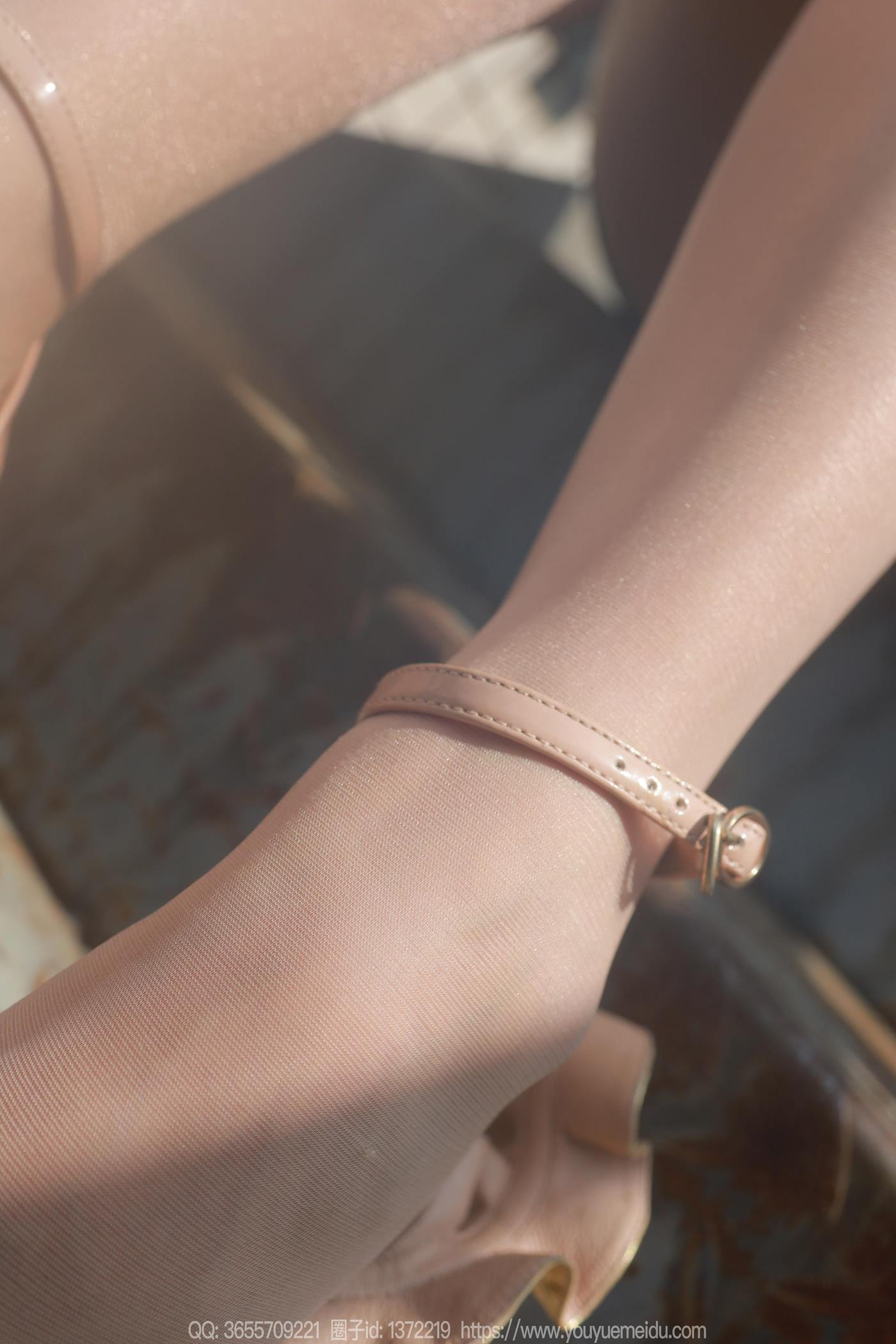 图片[37]-[IESS异思趣向] 2025.03.03 丝享家1991：婉萍《酒杯美腿》[89P] – 速更版-美库