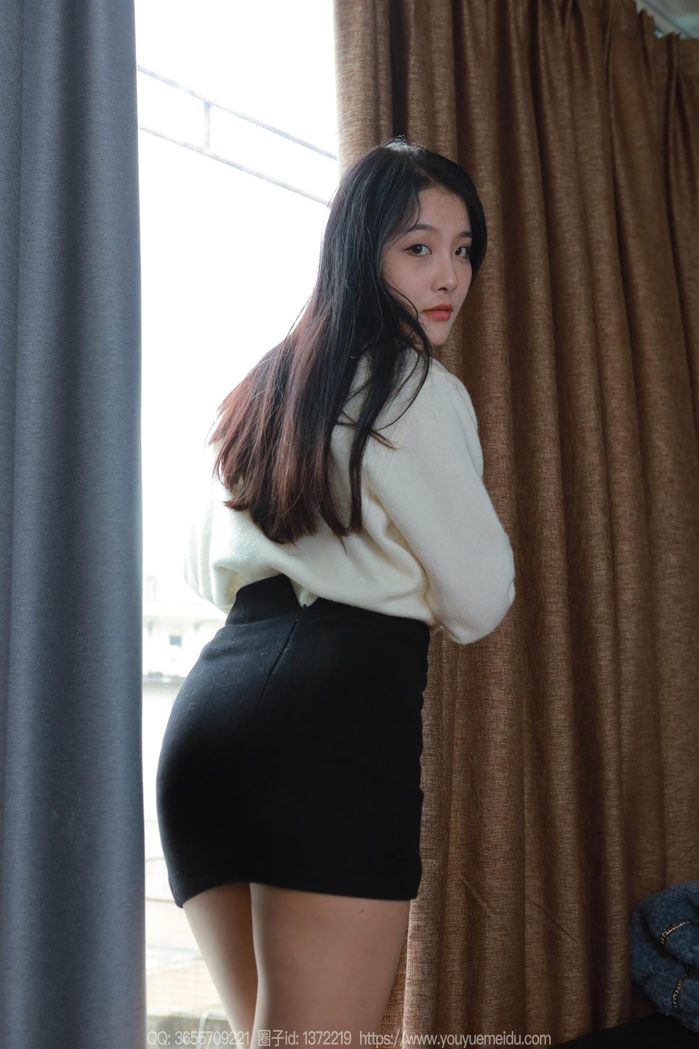 图片[57]-[IESS异思趣向] 2025.03.03 丝享家1991：婉萍《酒杯美腿》[89P] – 速更版-美库