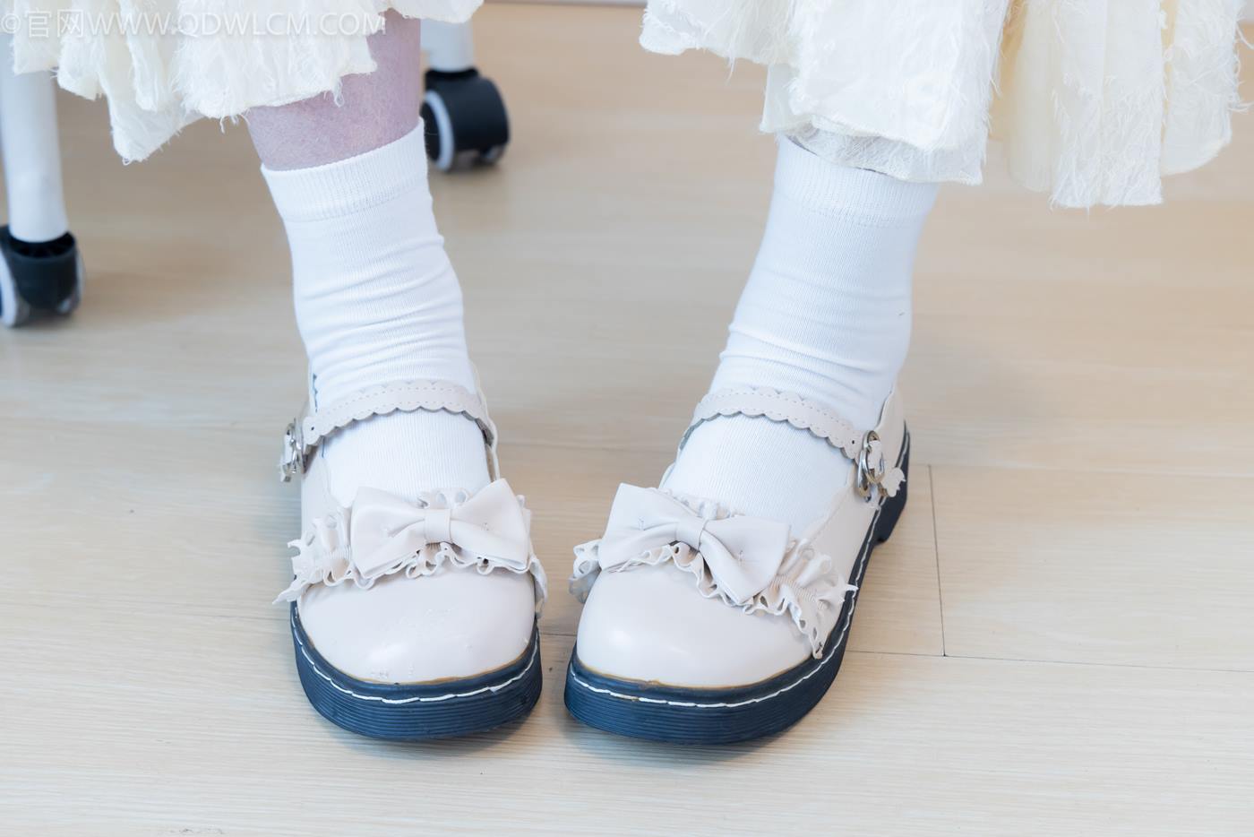 图片[13]-物恋传媒 NO.2281 曲奇-皮鞋、白棉袜、裸足[157P] – 速更版-美库