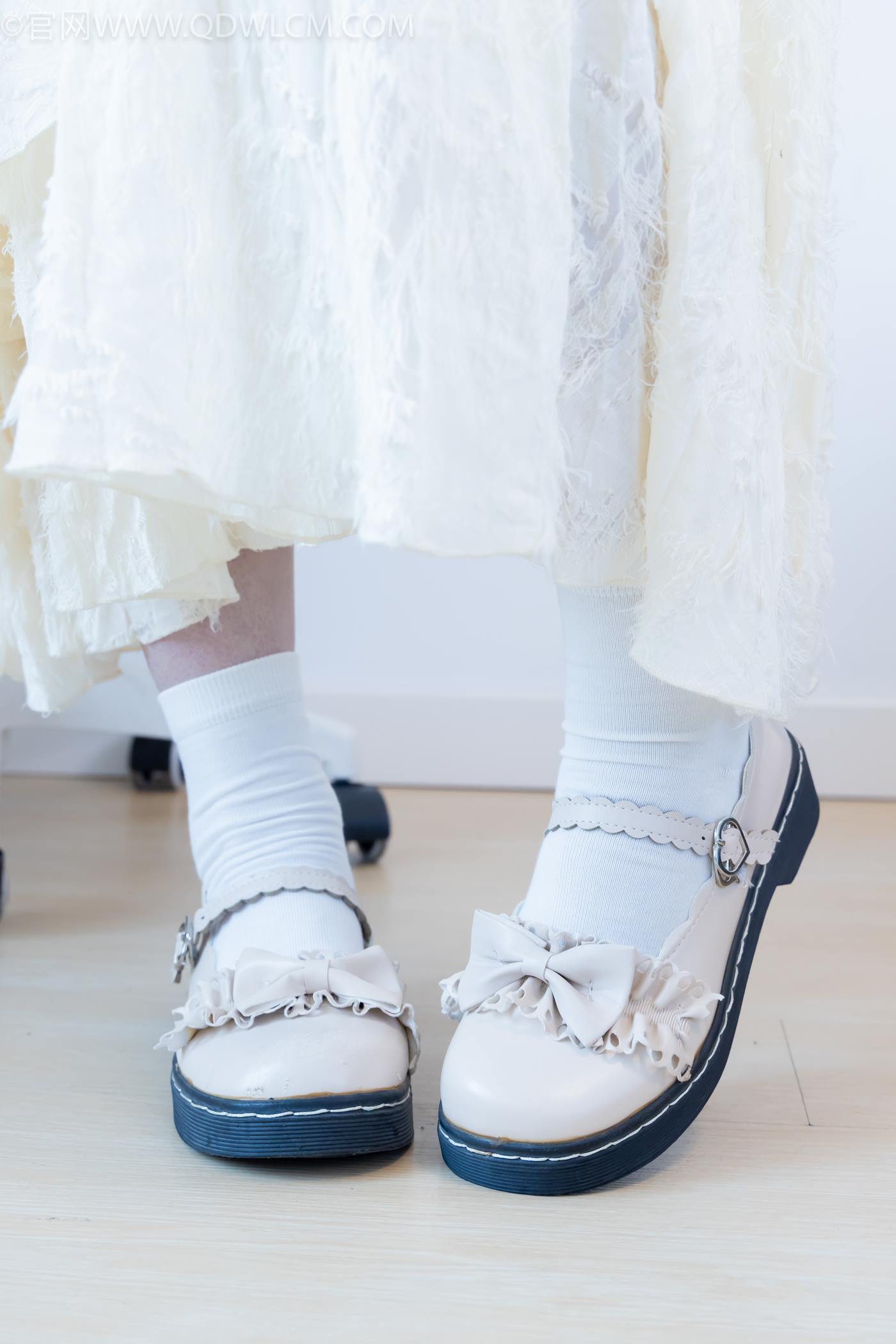 图片[14]-物恋传媒 NO.2281 曲奇-皮鞋、白棉袜、裸足[157P] – 速更版-美库