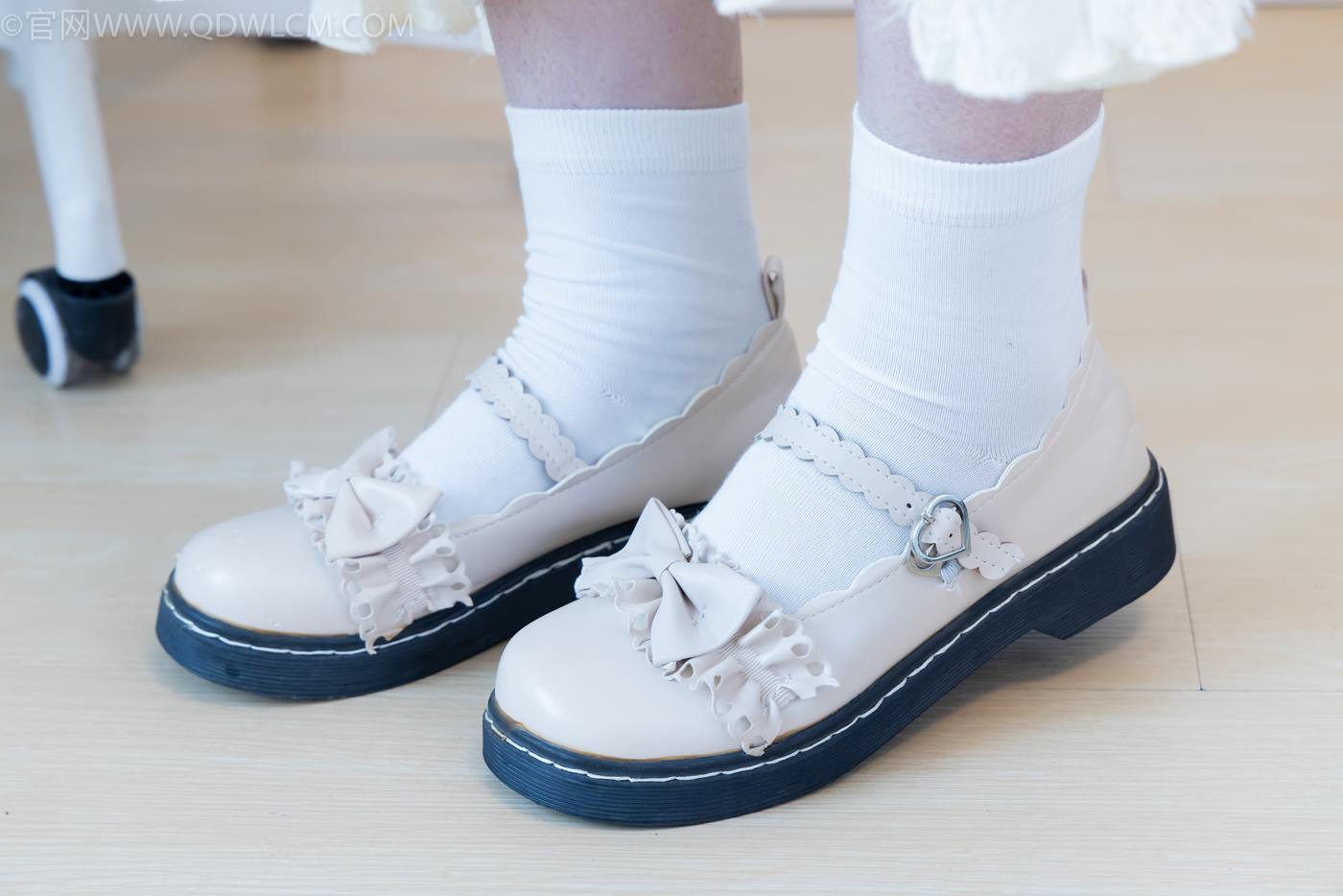 图片[15]-物恋传媒 NO.2281 曲奇-皮鞋、白棉袜、裸足[157P] – 速更版-美库