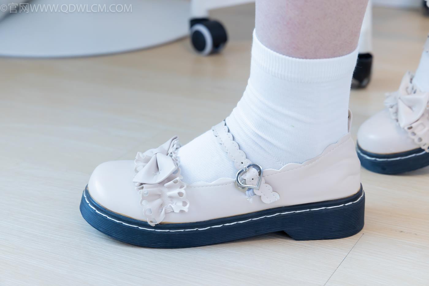 图片[16]-物恋传媒 NO.2281 曲奇-皮鞋、白棉袜、裸足[157P] – 速更版-美库