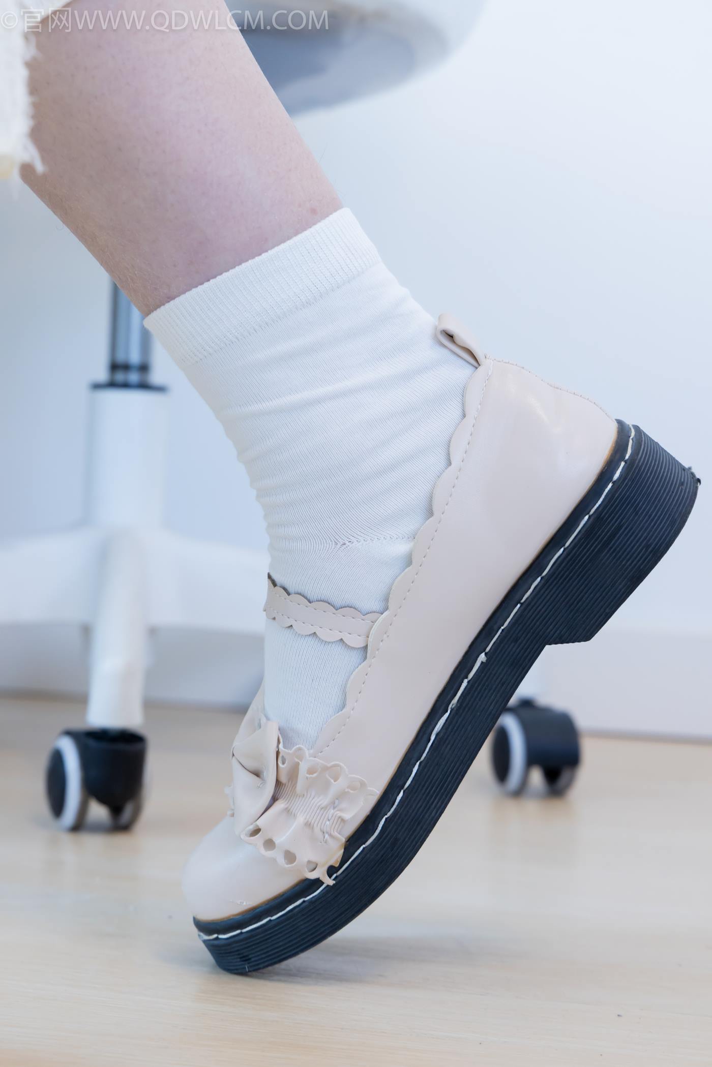 图片[17]-物恋传媒 NO.2281 曲奇-皮鞋、白棉袜、裸足[157P] – 速更版-美库