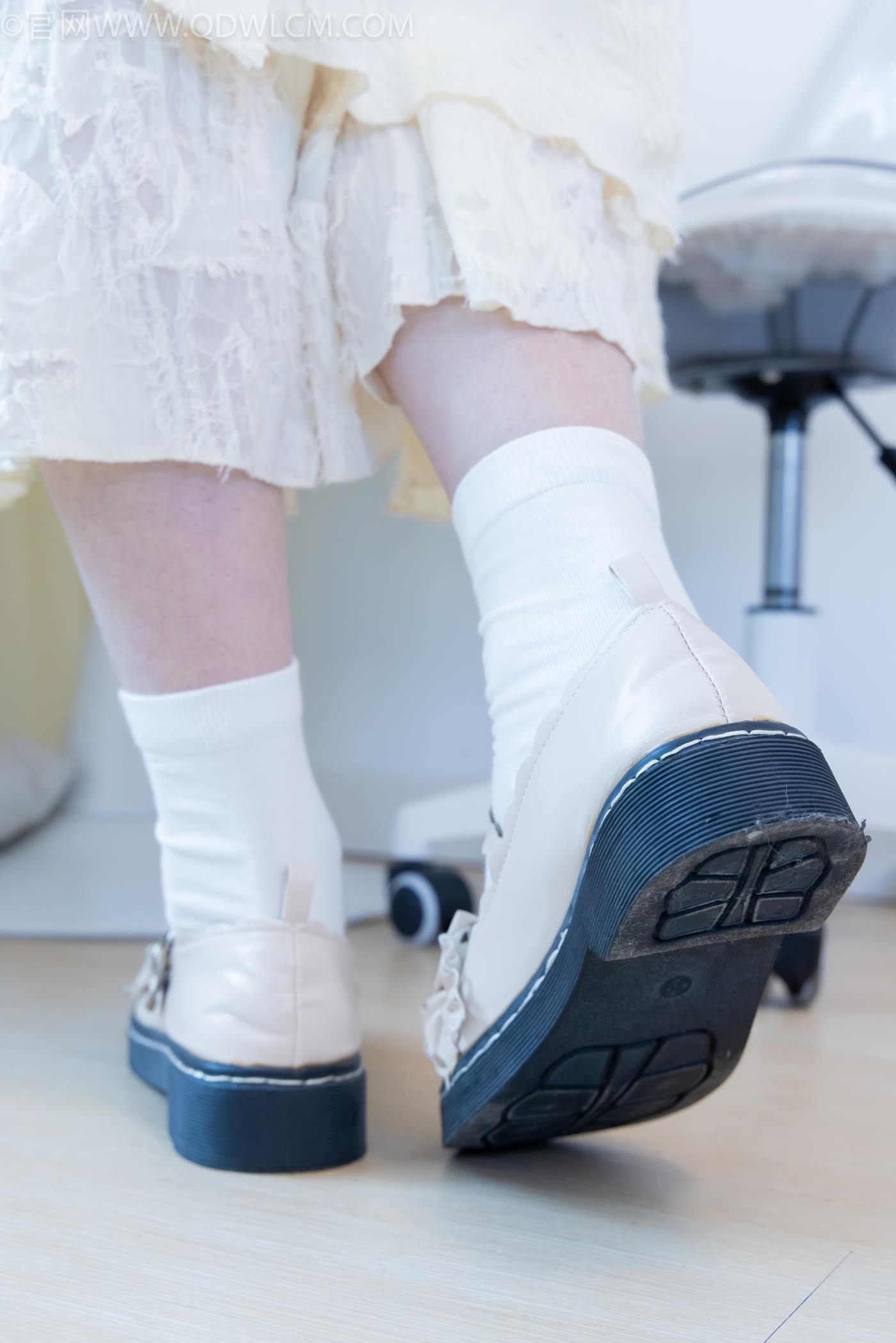 图片[19]-物恋传媒 NO.2281 曲奇-皮鞋、白棉袜、裸足[157P] – 速更版-美库