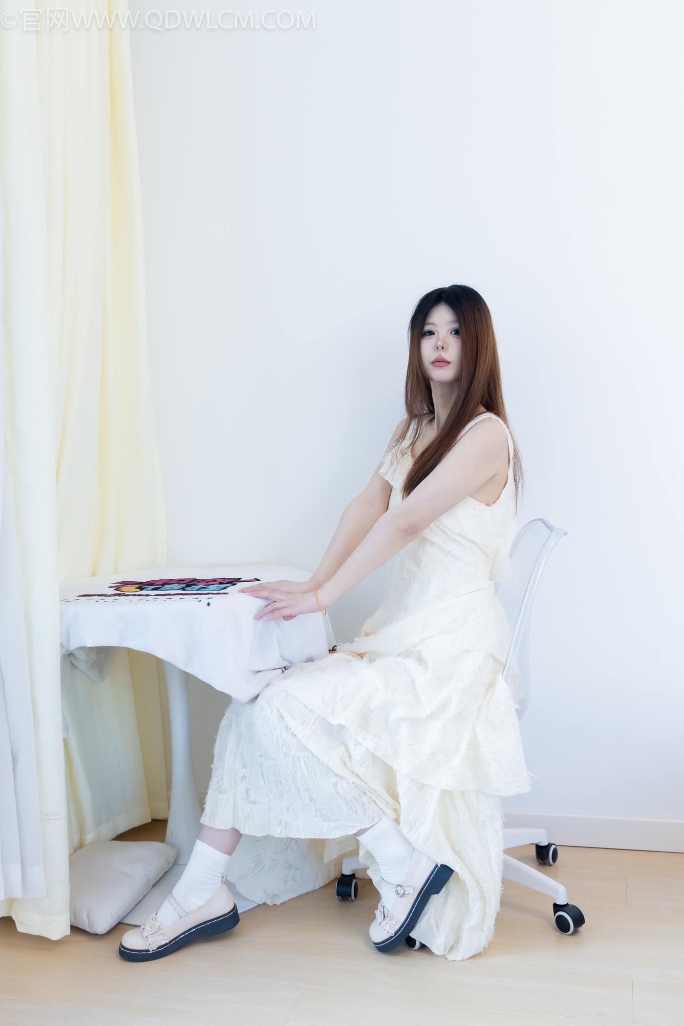 图片[28]-物恋传媒 NO.2281 曲奇-皮鞋、白棉袜、裸足[157P] – 速更版-美库