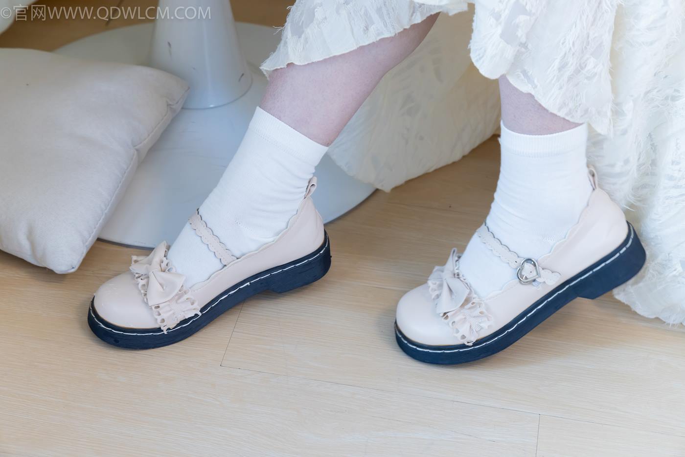 图片[29]-物恋传媒 NO.2281 曲奇-皮鞋、白棉袜、裸足[157P] – 速更版-美库