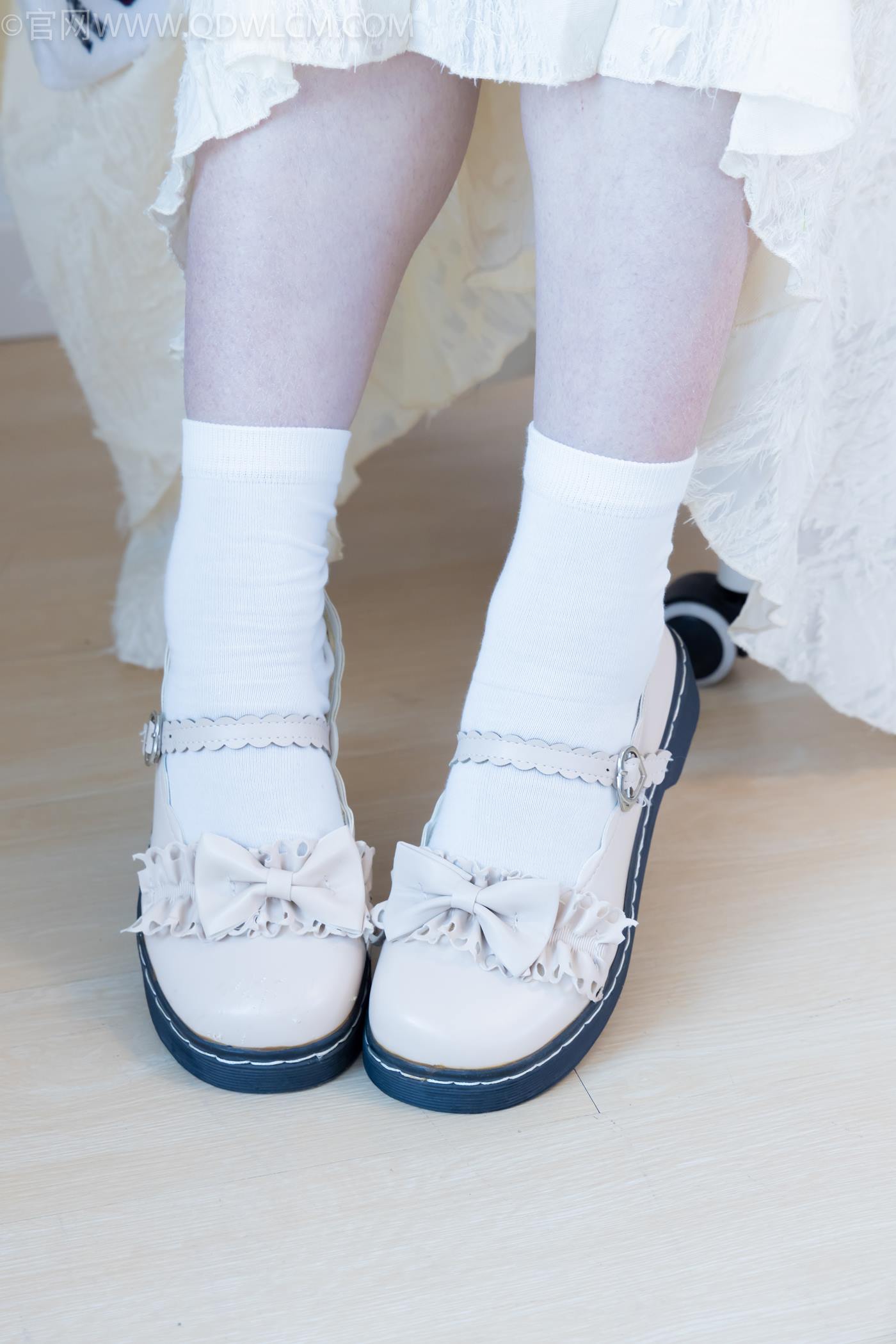 图片[33]-物恋传媒 NO.2281 曲奇-皮鞋、白棉袜、裸足[157P] – 速更版-美库