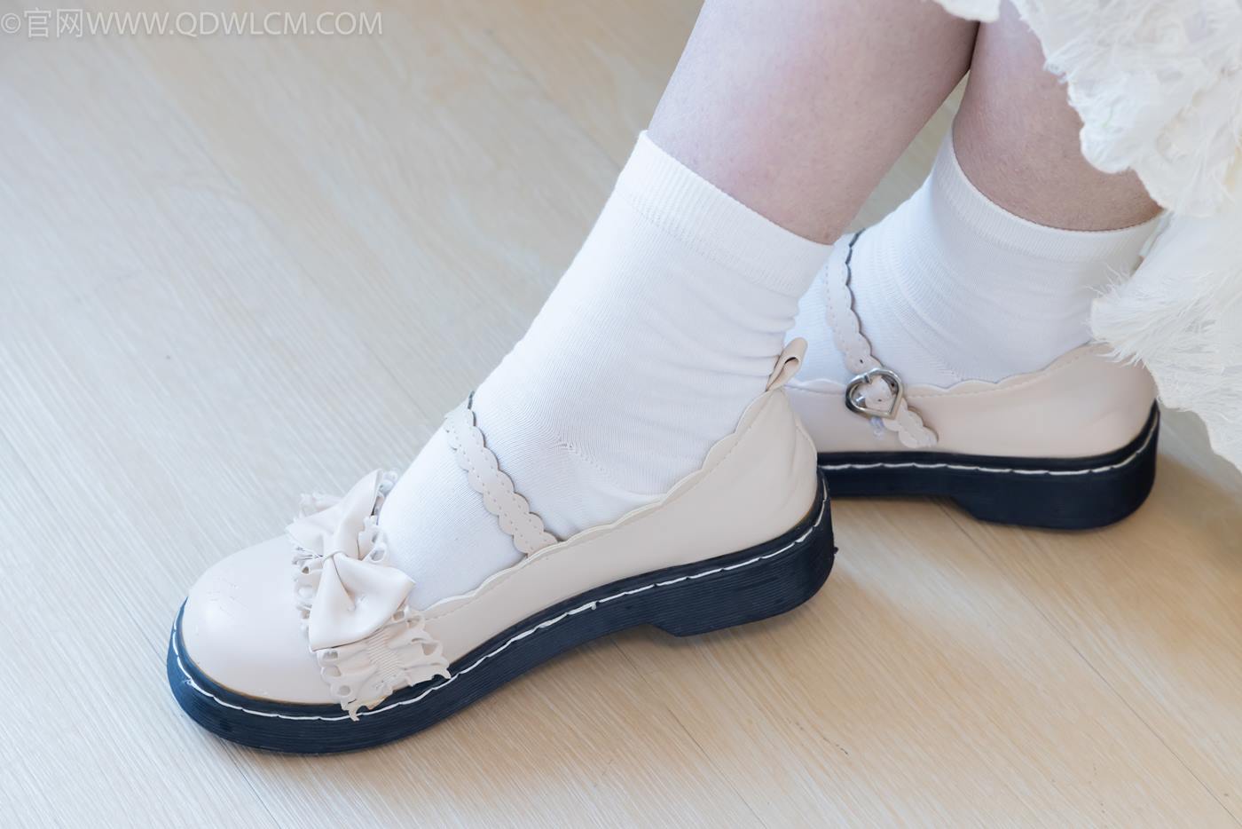 图片[34]-物恋传媒 NO.2281 曲奇-皮鞋、白棉袜、裸足[157P] – 速更版-美库