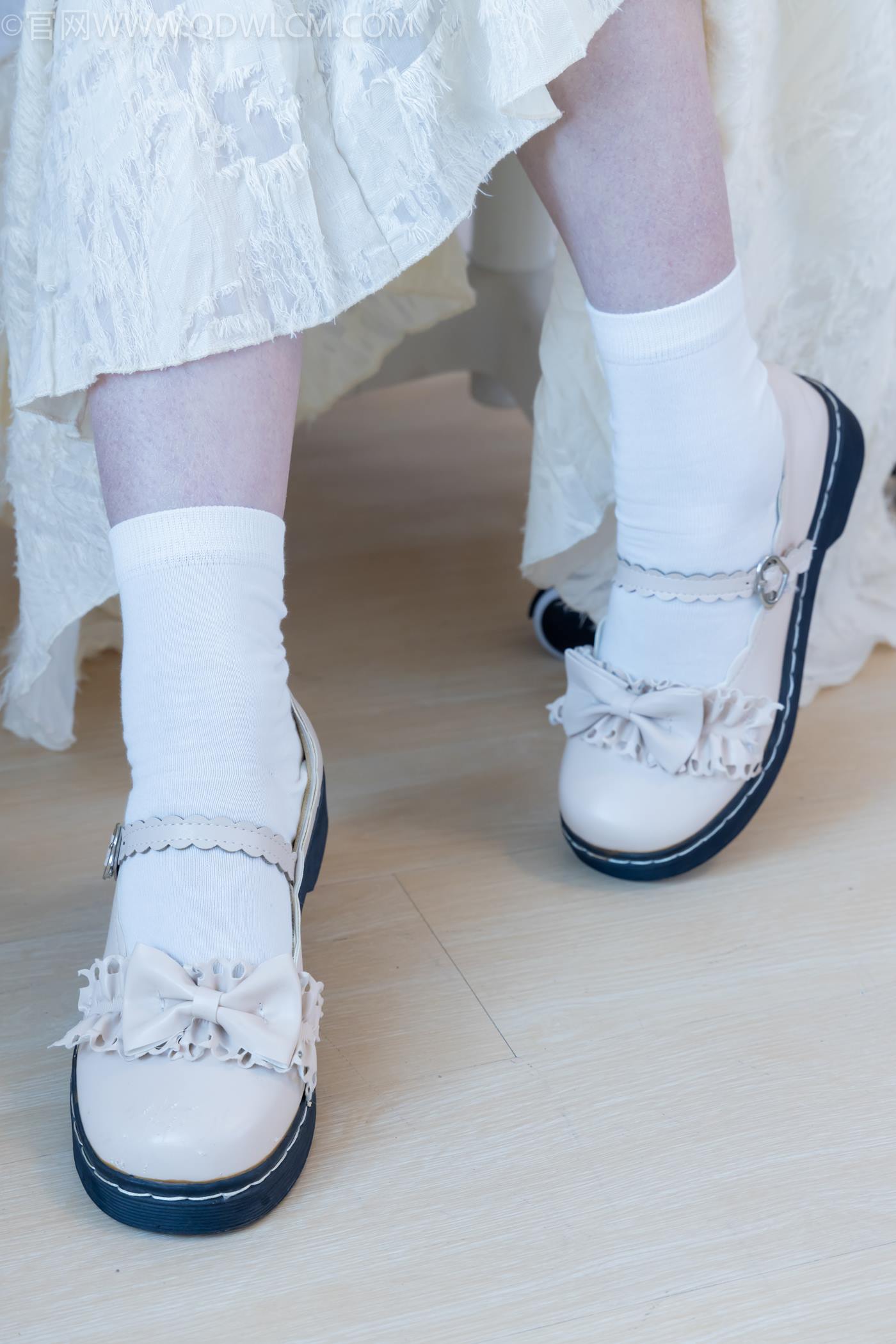 图片[36]-物恋传媒 NO.2281 曲奇-皮鞋、白棉袜、裸足[157P] – 速更版-美库