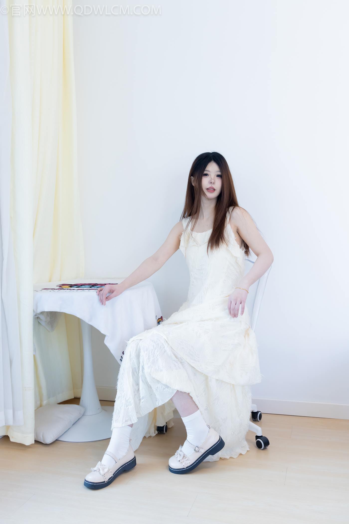 图片[39]-物恋传媒 NO.2281 曲奇-皮鞋、白棉袜、裸足[157P] – 速更版-美库