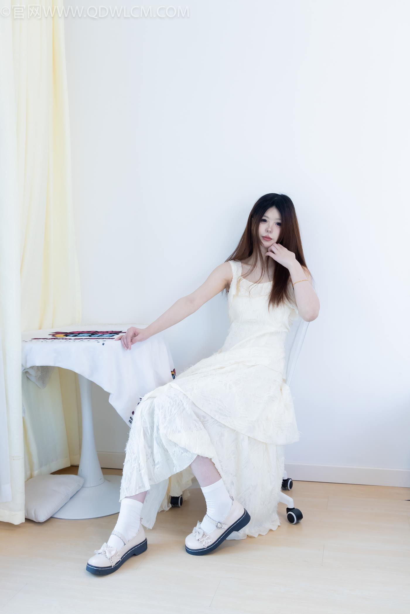 图片[40]-物恋传媒 NO.2281 曲奇-皮鞋、白棉袜、裸足[157P] – 速更版-美库