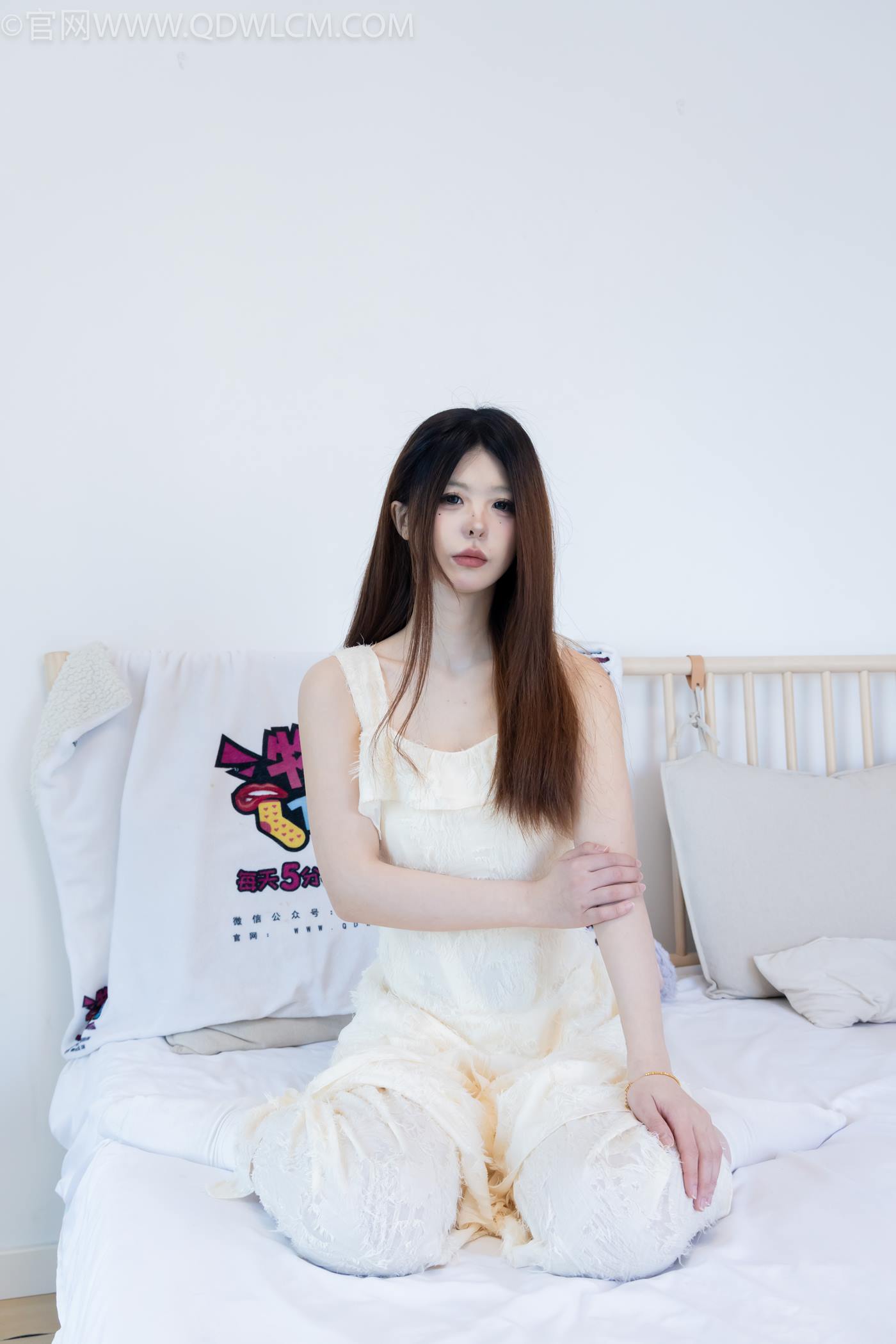 图片[98]-物恋传媒 NO.2281 曲奇-皮鞋、白棉袜、裸足[157P] – 速更版-美库