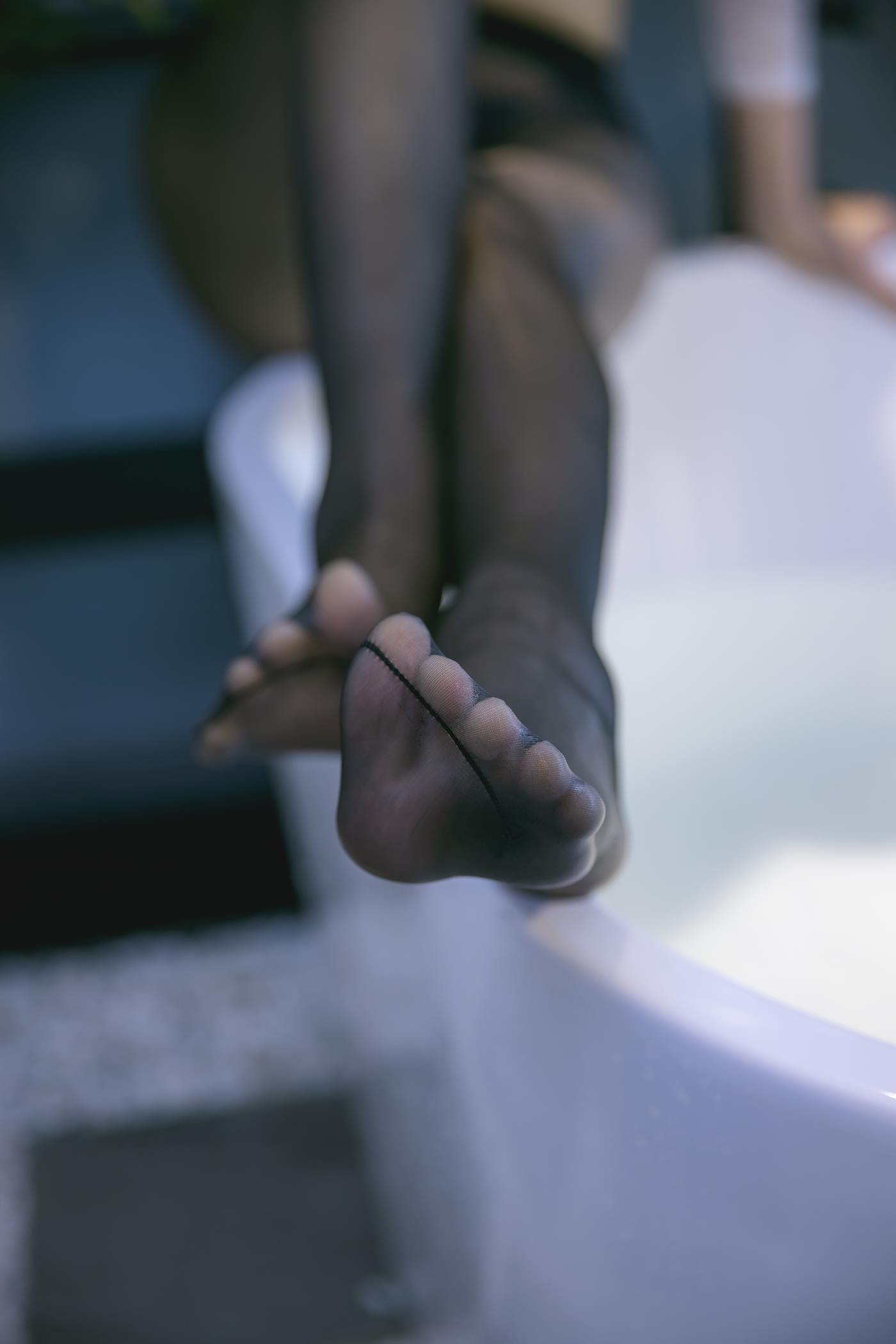 图片[19]-冬马路纱 – 浴缸湿身黑丝[18P] – 速更版-美库