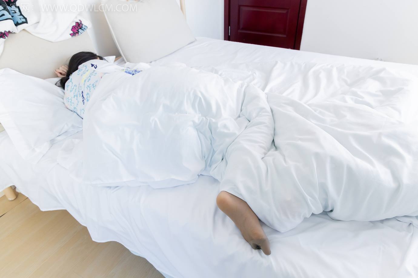 图片[115]-物恋传媒 NO.2284 菜菜-高跟鞋、薄灰丝、盖被子睡觉剧情[135P] – 速更版-美库