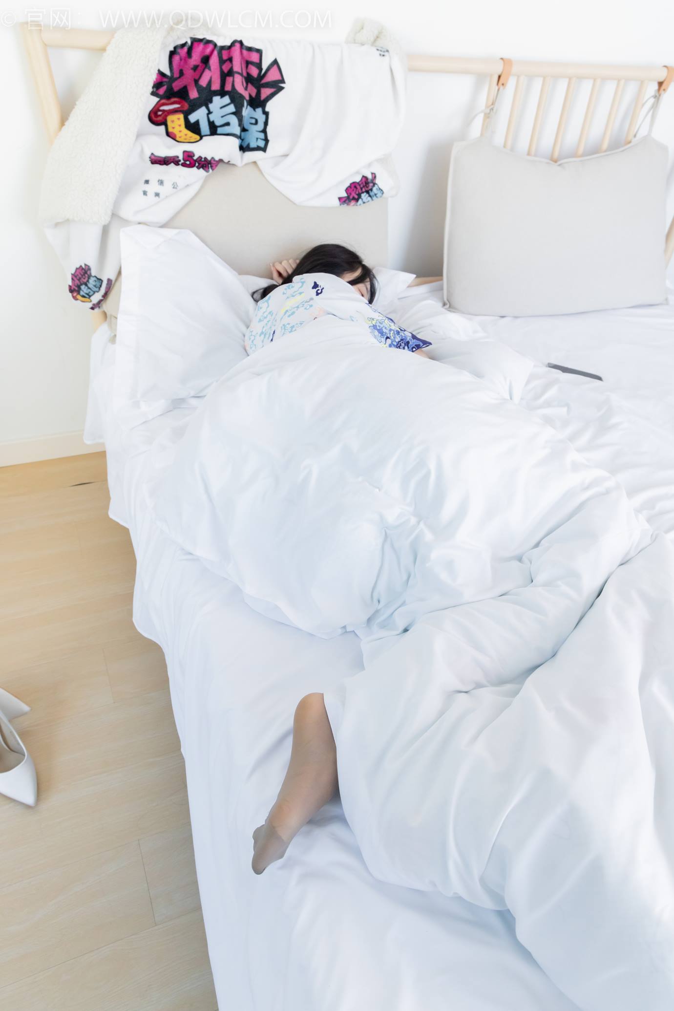 图片[116]-物恋传媒 NO.2284 菜菜-高跟鞋、薄灰丝、盖被子睡觉剧情[135P] – 速更版-美库