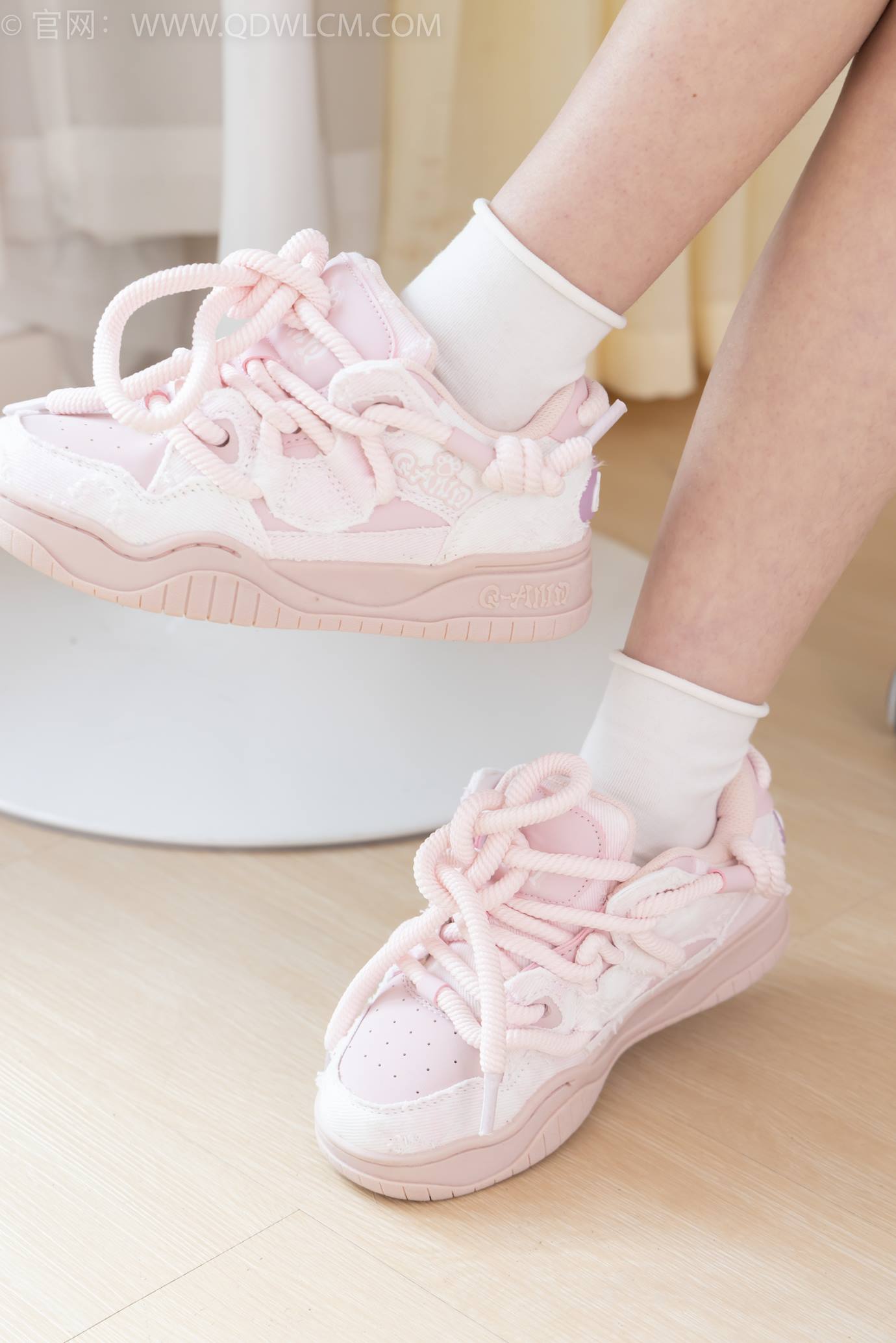 图片[19]-物恋传媒 NO.2286 闪闪-板鞋、两双自然穿脏白棉袜[120P] – 速更版-美库