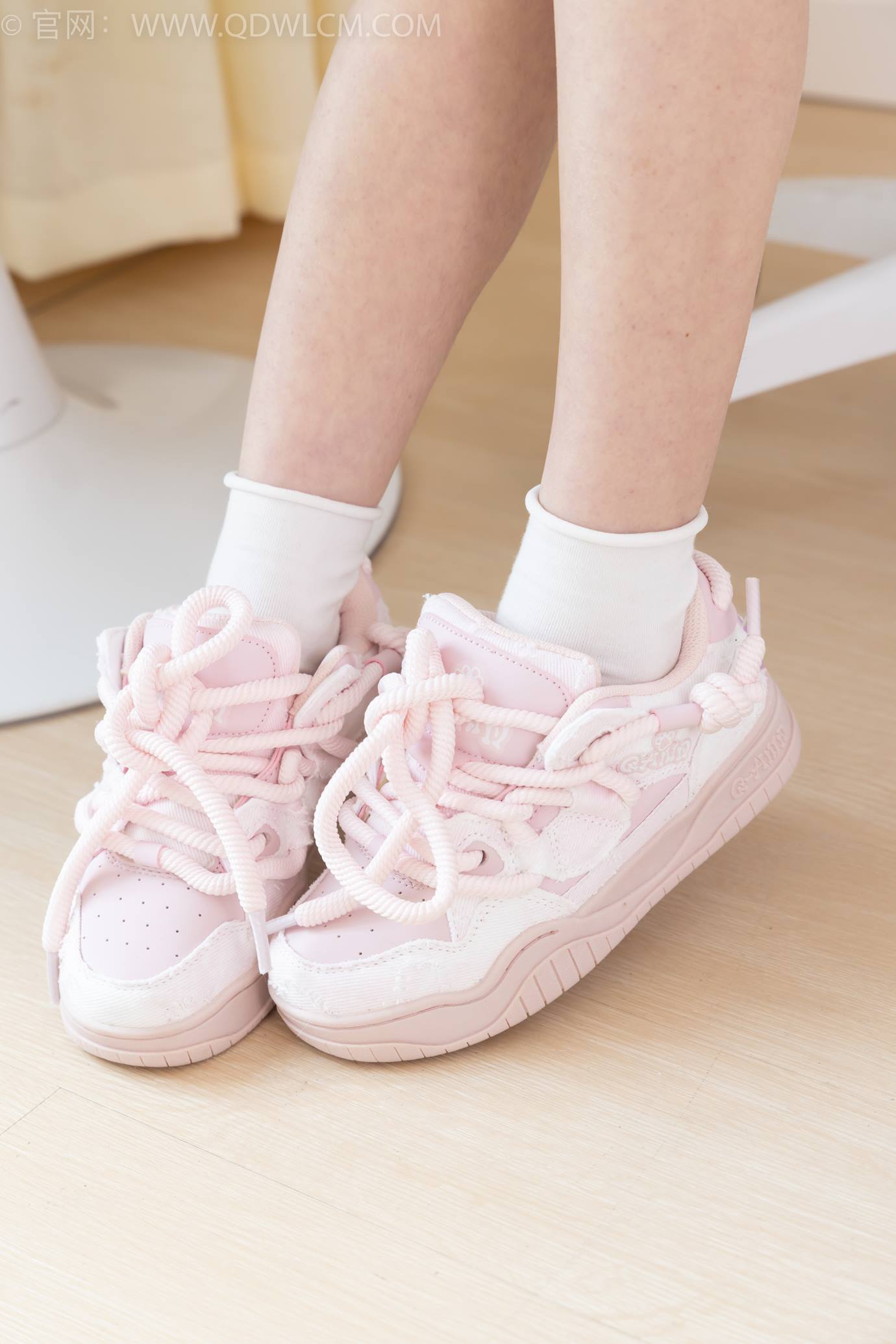 图片[20]-物恋传媒 NO.2286 闪闪-板鞋、两双自然穿脏白棉袜[120P] – 速更版-美库