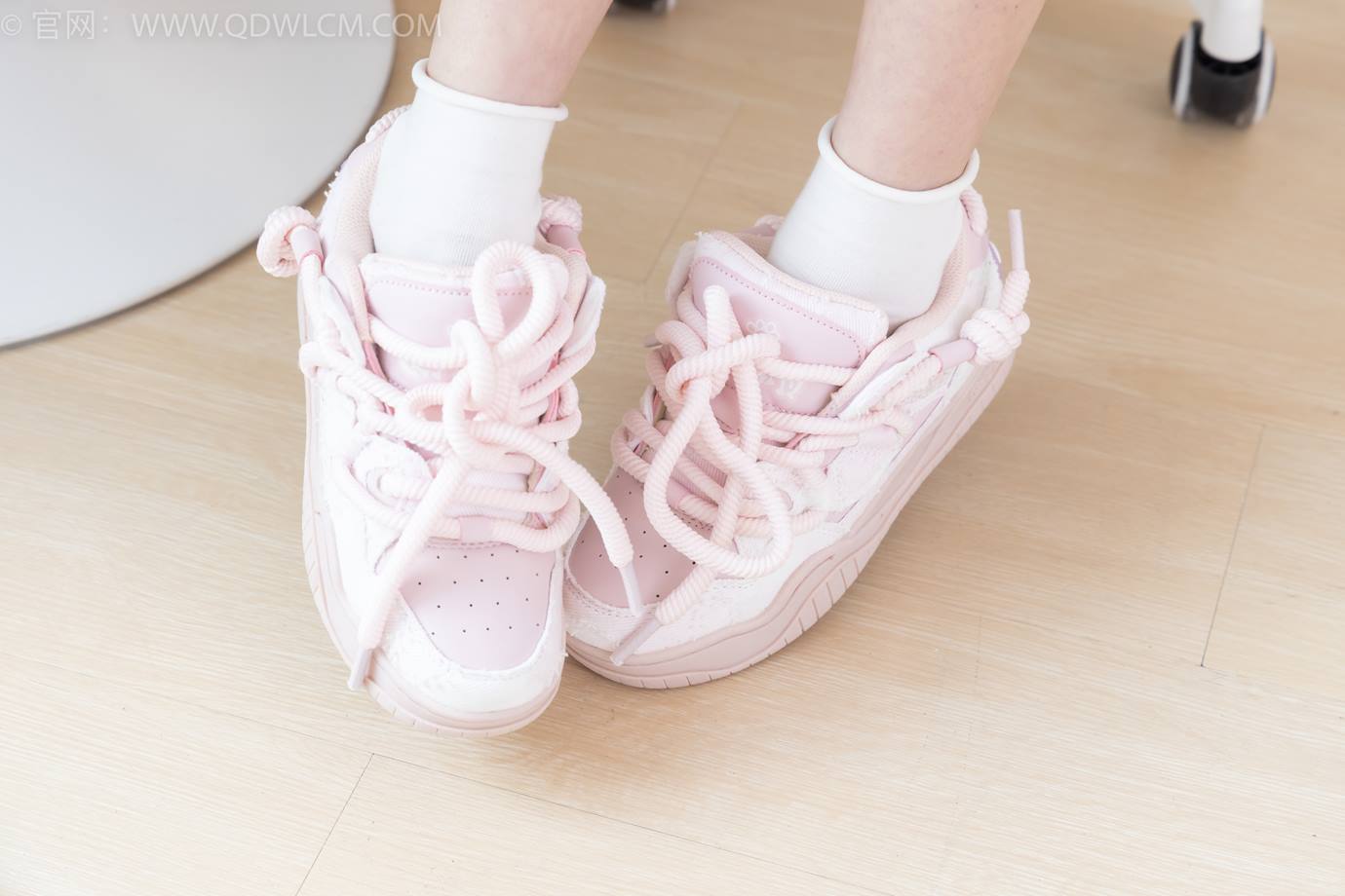 图片[21]-物恋传媒 NO.2286 闪闪-板鞋、两双自然穿脏白棉袜[120P] – 速更版-美库