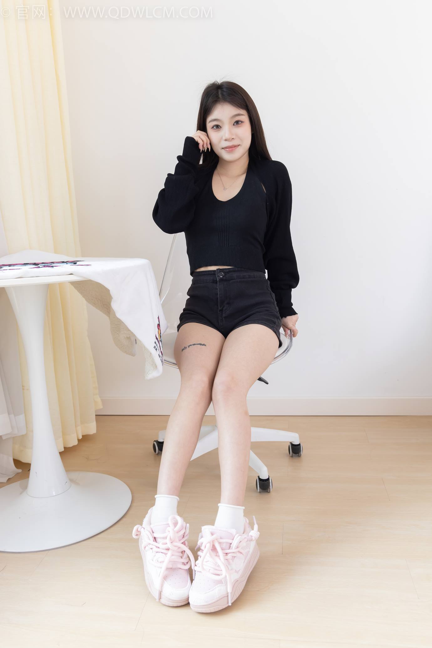 图片[23]-物恋传媒 NO.2286 闪闪-板鞋、两双自然穿脏白棉袜[120P] – 速更版-美库