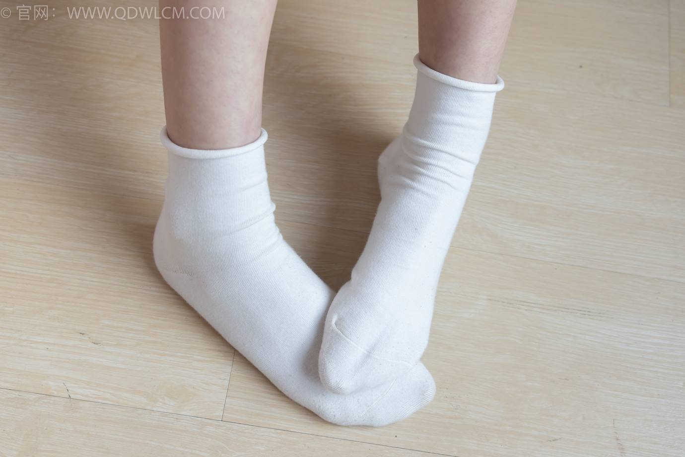 图片[39]-物恋传媒 NO.2286 闪闪-板鞋、两双自然穿脏白棉袜[120P] – 速更版-美库