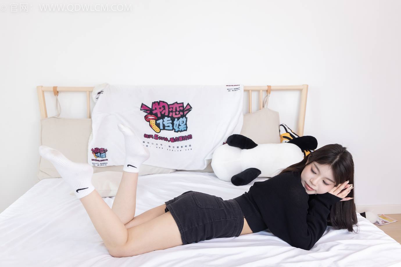 图片[86]-物恋传媒 NO.2286 闪闪-板鞋、两双自然穿脏白棉袜[120P] – 速更版-美库