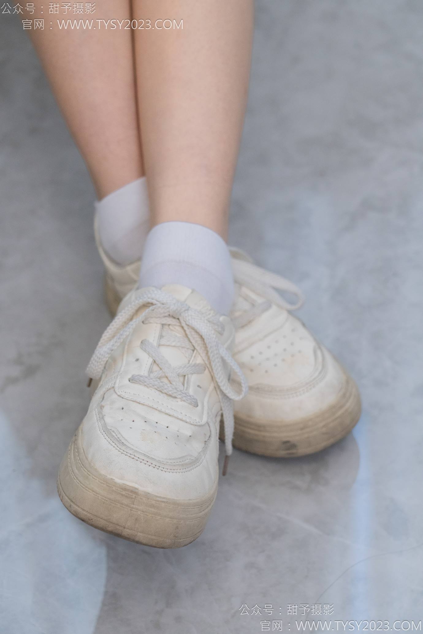图片[15]-甜予摄影 NO.126 诺诺-板鞋、白棉袜、裸足[112P] – 速更版-美库