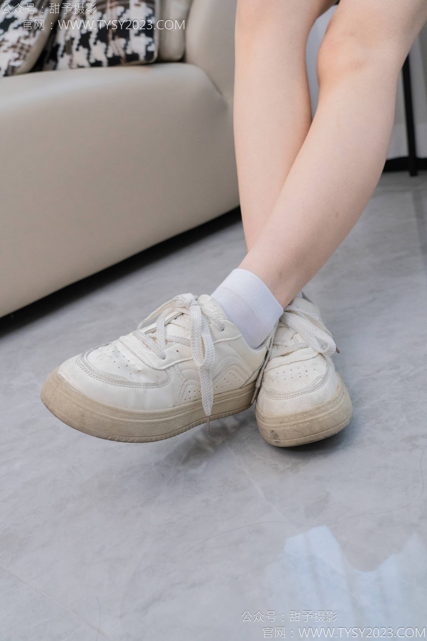 图片[16]-甜予摄影 NO.126 诺诺-板鞋、白棉袜、裸足[112P] – 速更版-美库