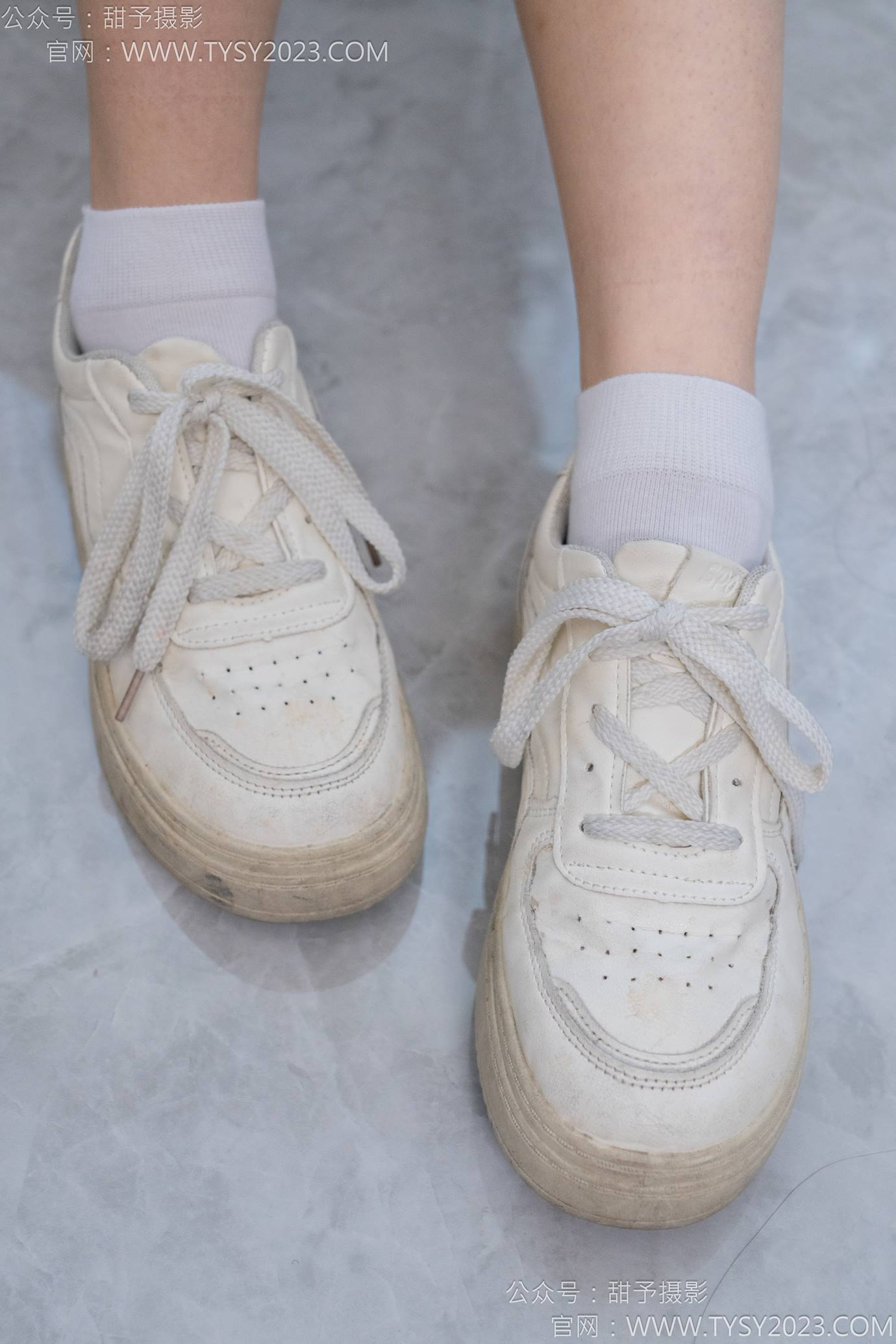 图片[20]-甜予摄影 NO.126 诺诺-板鞋、白棉袜、裸足[112P] – 速更版-美库