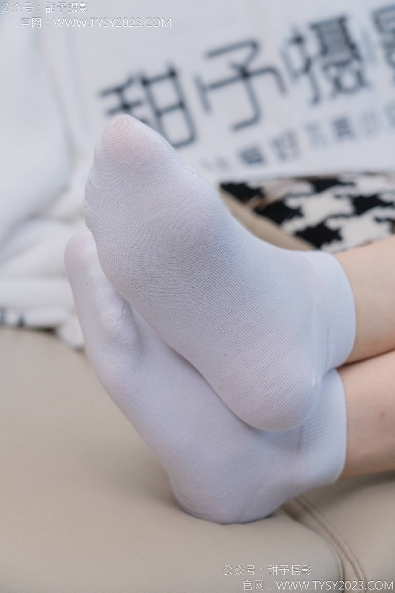 图片[57]-甜予摄影 NO.126 诺诺-板鞋、白棉袜、裸足[112P] – 速更版-美库
