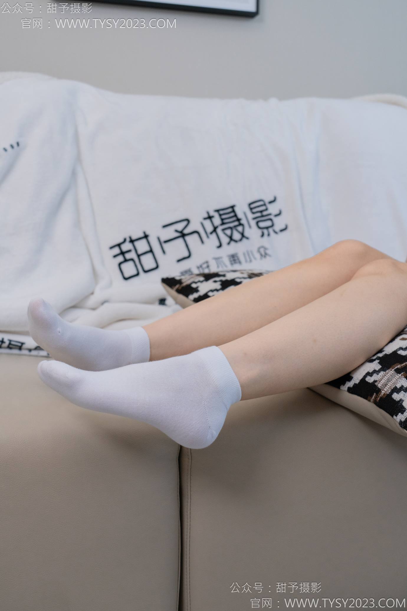 图片[60]-甜予摄影 NO.126 诺诺-板鞋、白棉袜、裸足[112P] – 速更版-美库