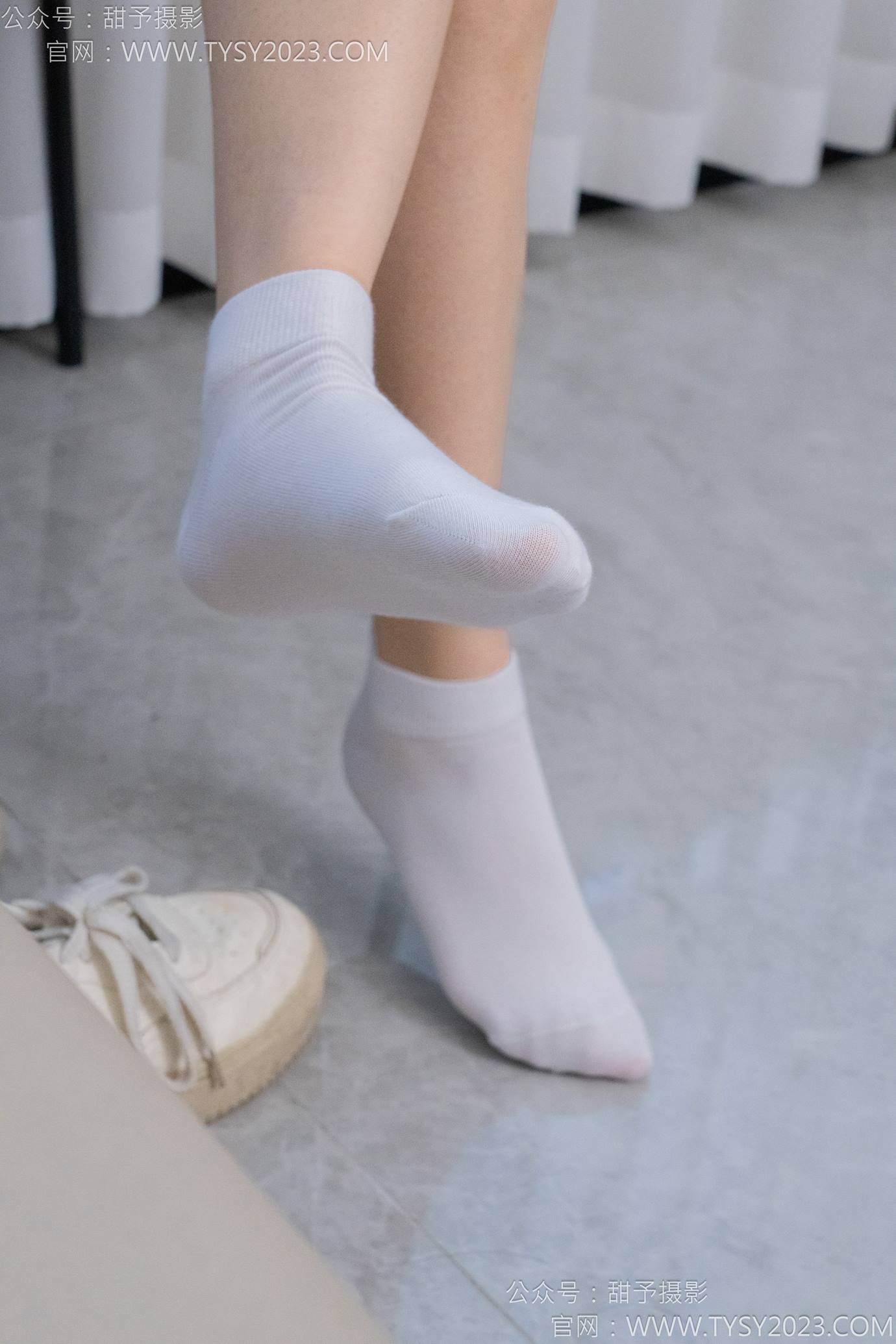 图片[80]-甜予摄影 NO.126 诺诺-板鞋、白棉袜、裸足[112P] – 速更版-美库