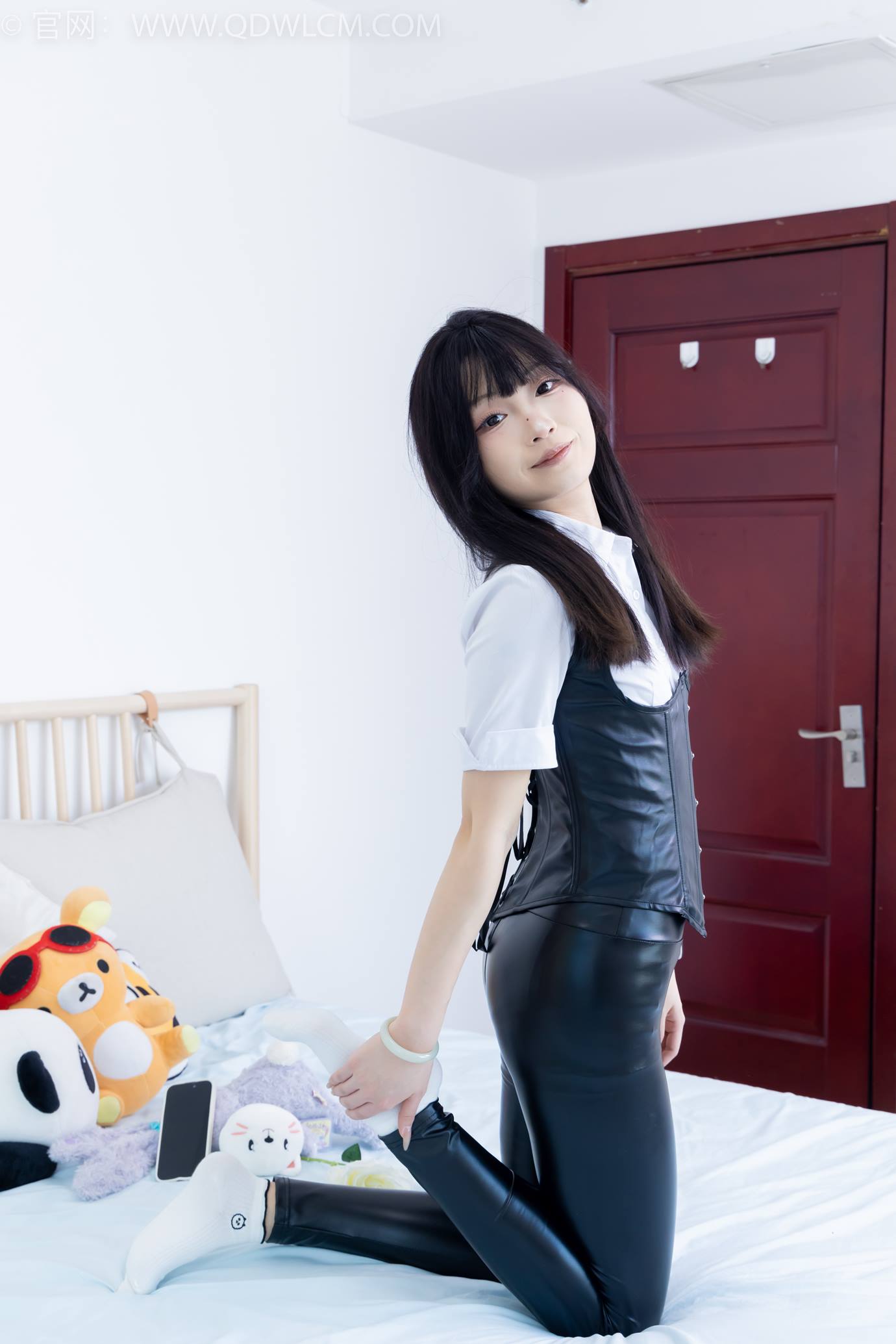 图片[35]-物恋传媒 NO.2289 嘟嘟-长靴、高跟凉鞋、白棉袜、裸足[172P] – 速更版-美库